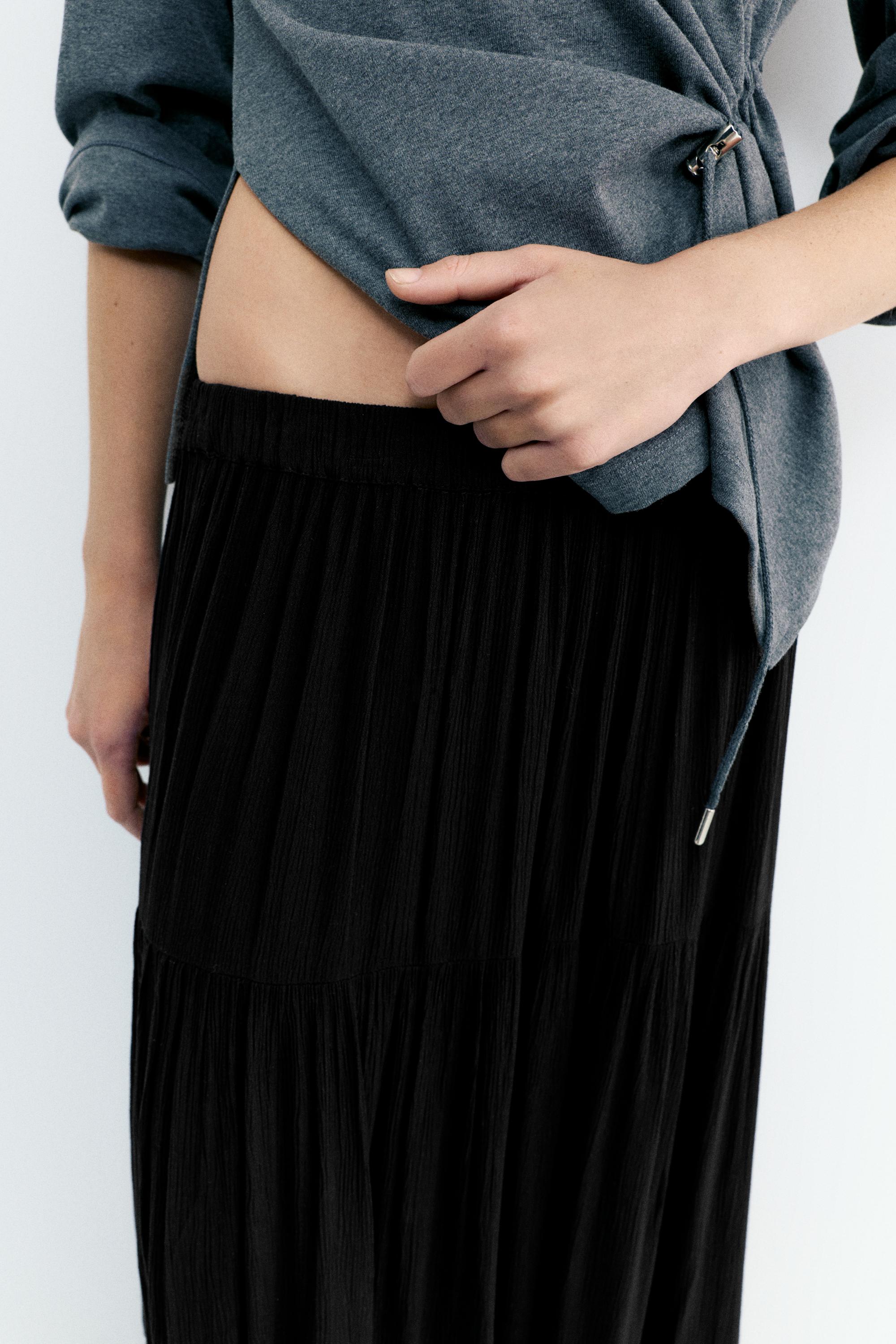 Flowy paneled midi skirt — Black
