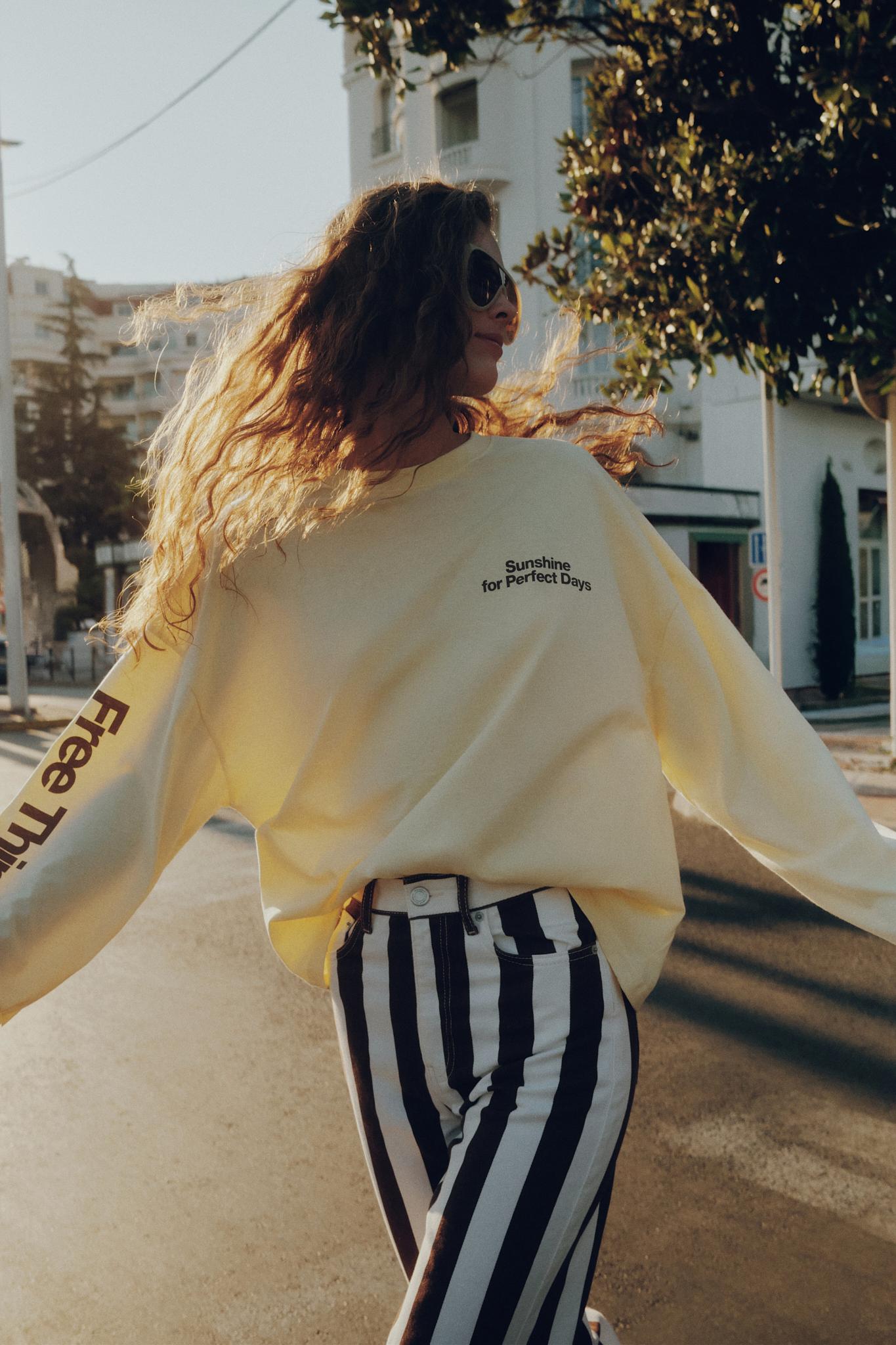 Maglietta Oversize Grafica Sole