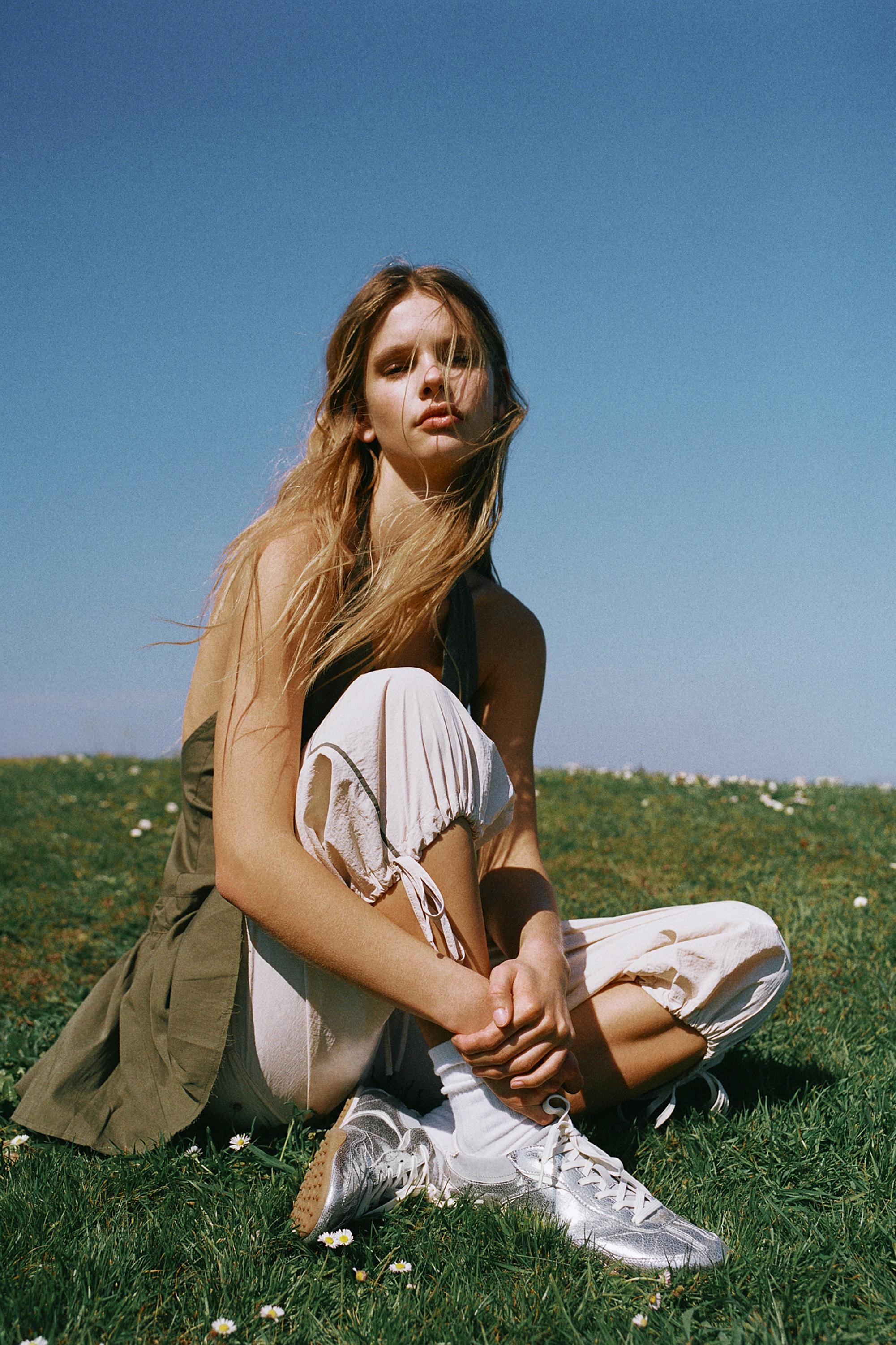 Metalik spor ayakkabı - Görsel 17