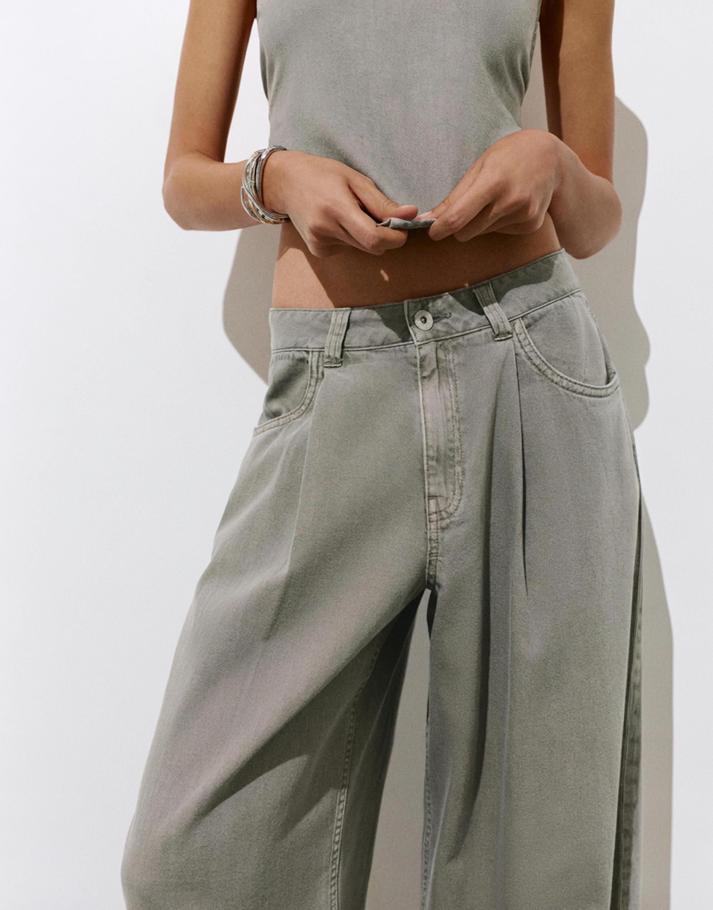 Wide-leg jeans with darts — Taupe