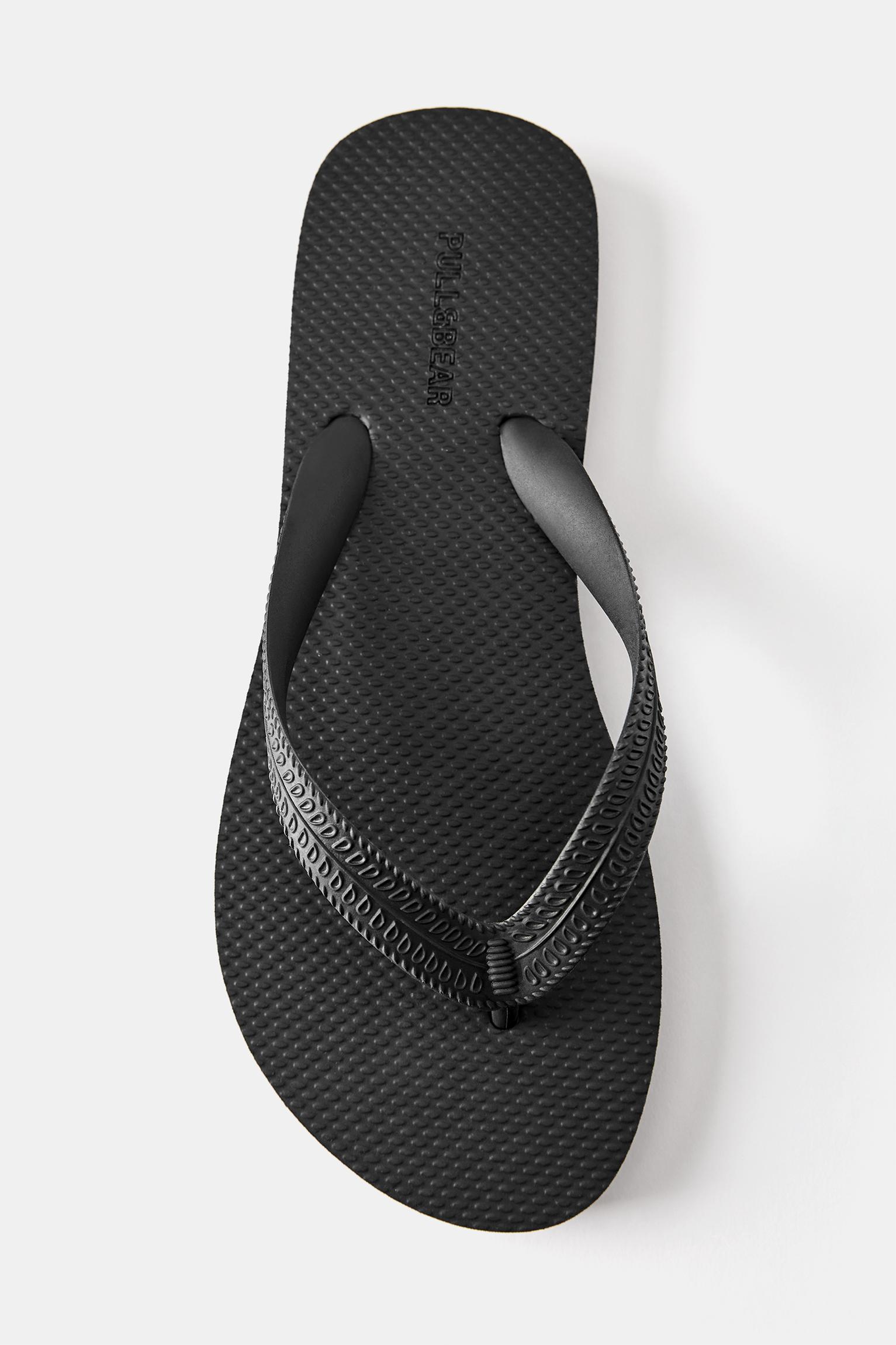 Flat sandals — Black