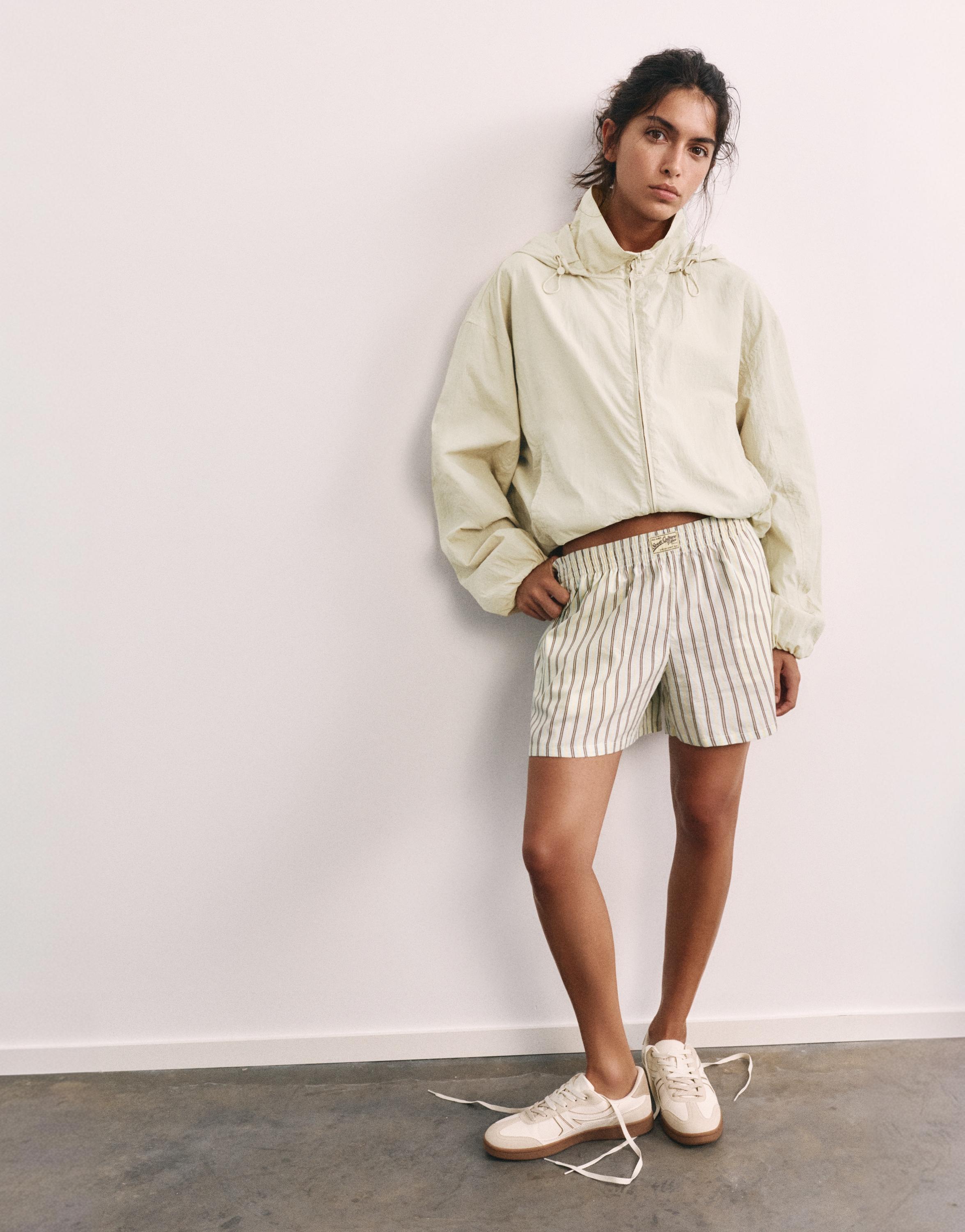 Lightweight hooded jacket — Sand