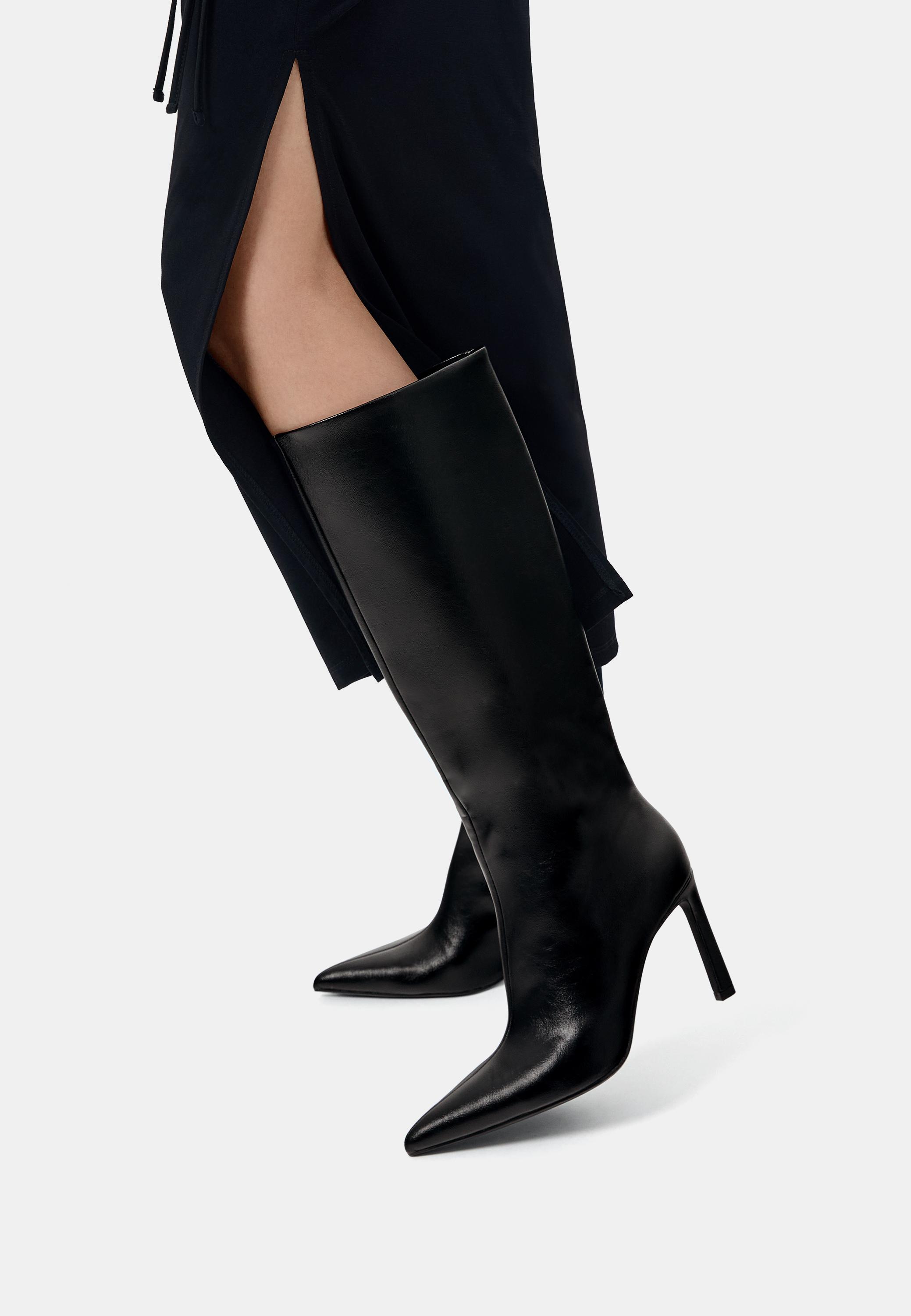 High-heel boots — Black