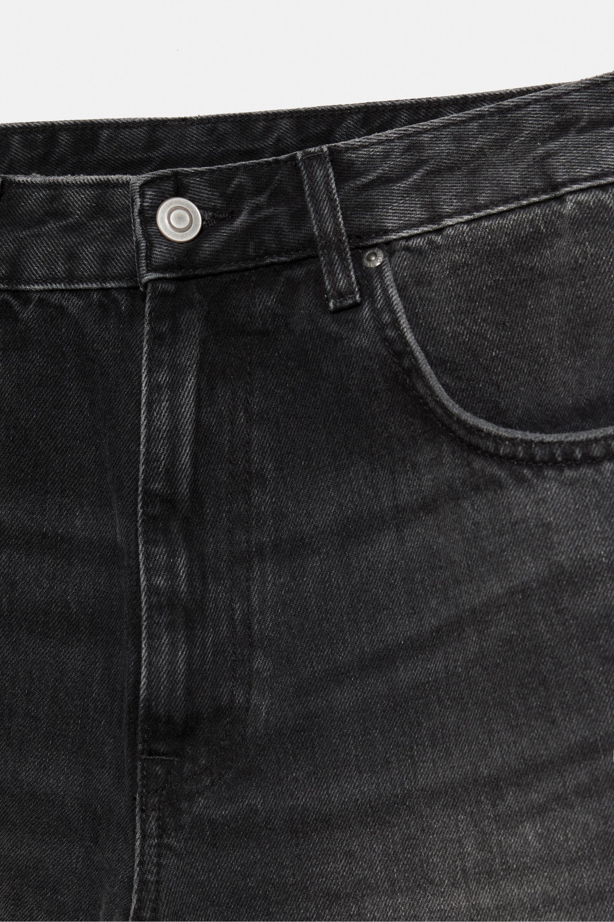 Frayed hem skater Bermuda shorts — Faded black
