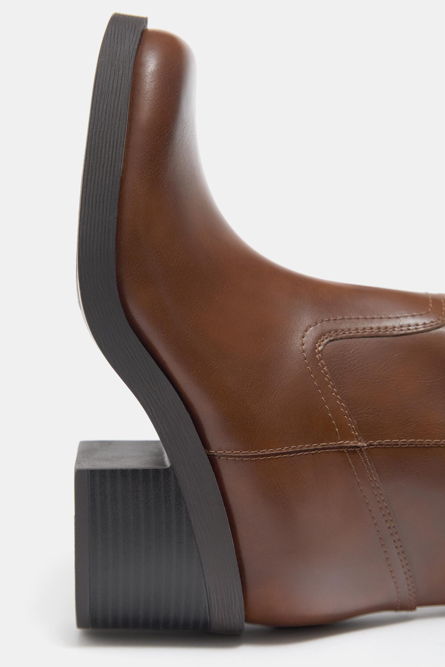 High-heel boots — Brown