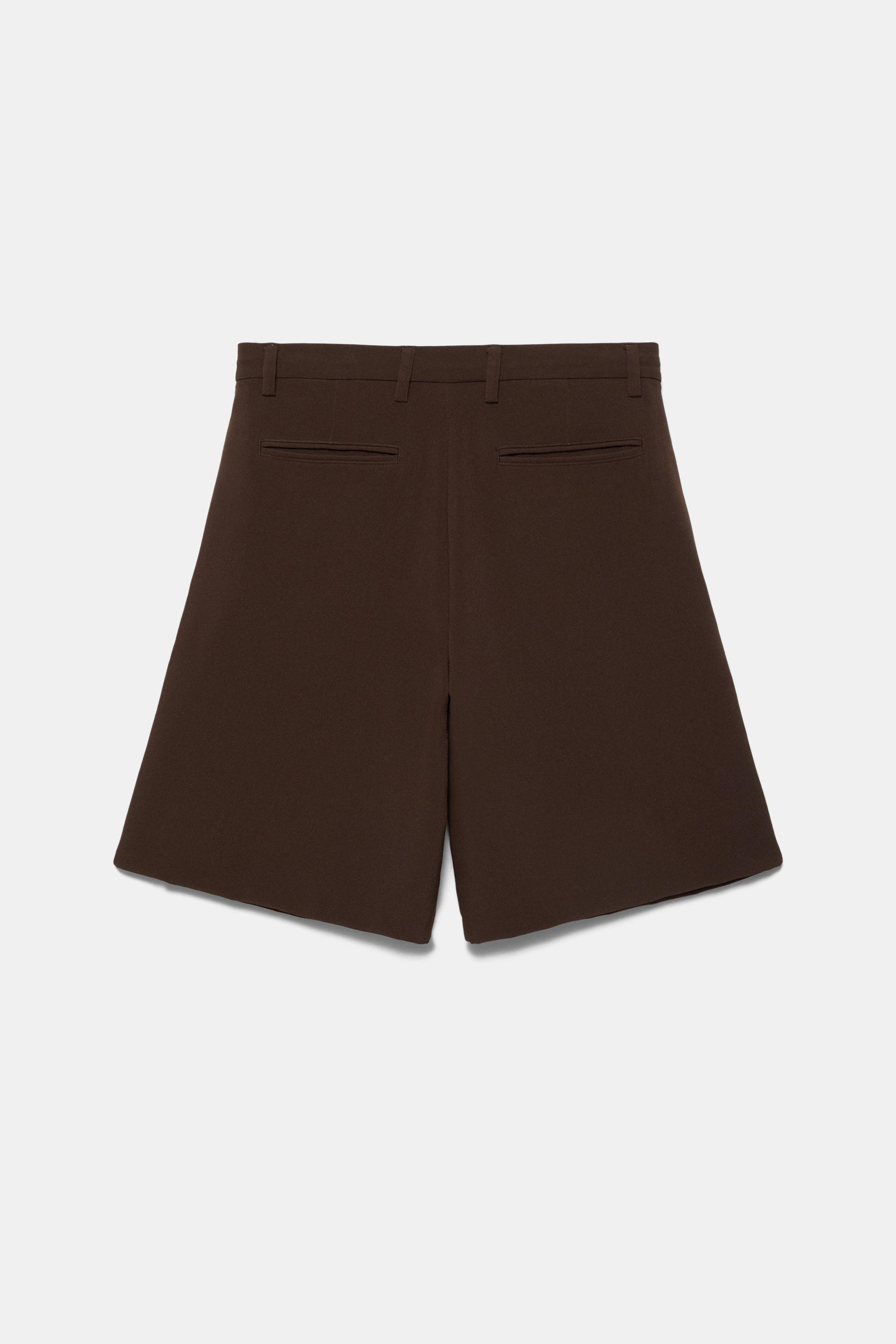 Smart Bermuda shorts with pleats — Chocolate