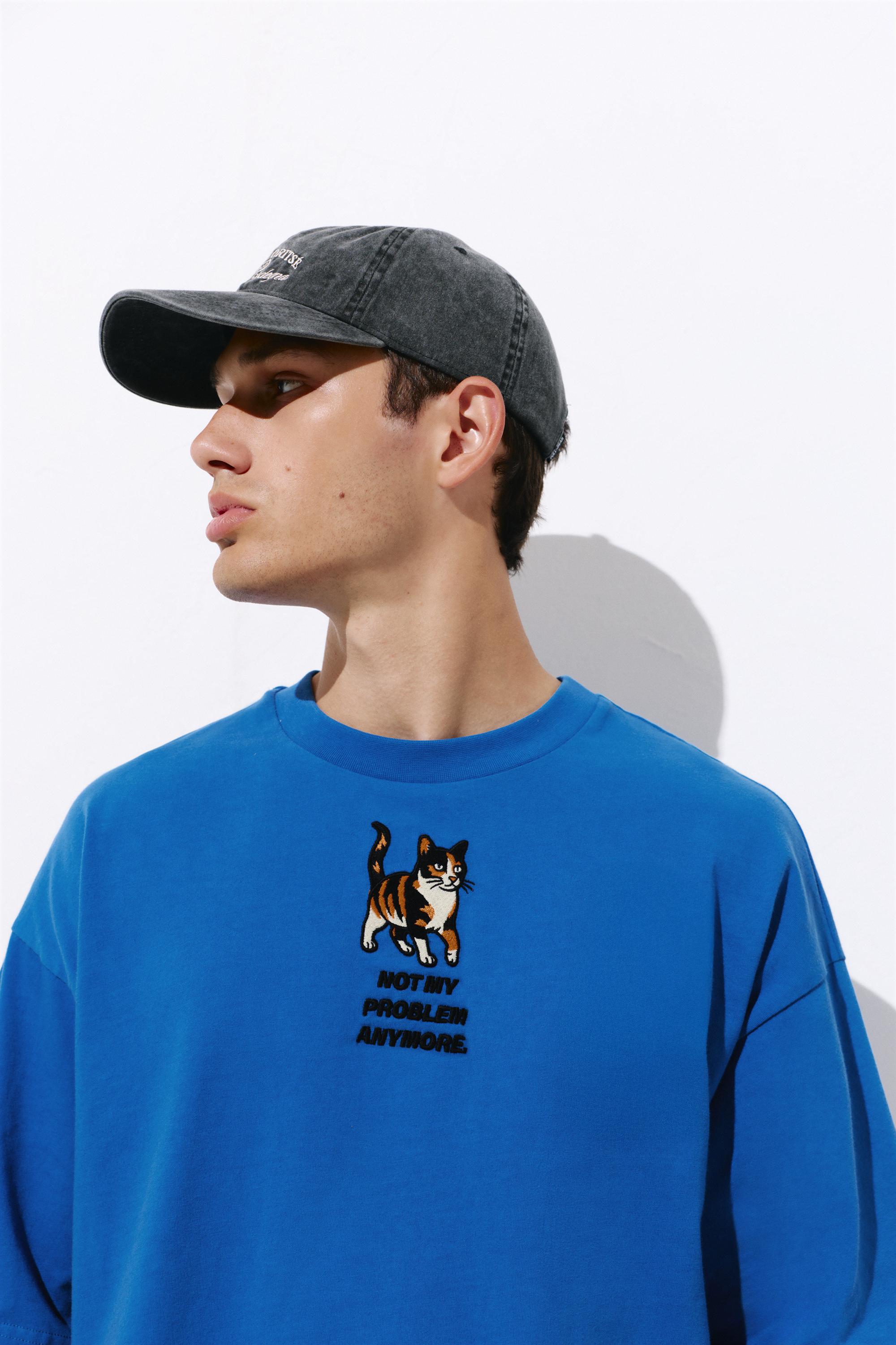 Cat graphic T-shirt — Deep blue