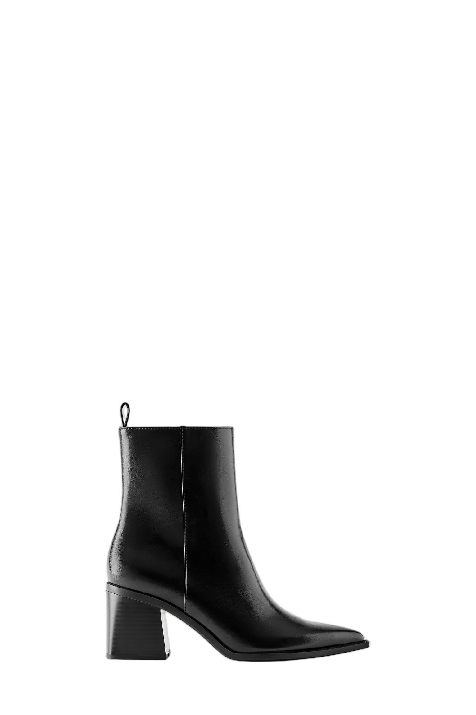 Block heel ankle boots — Black