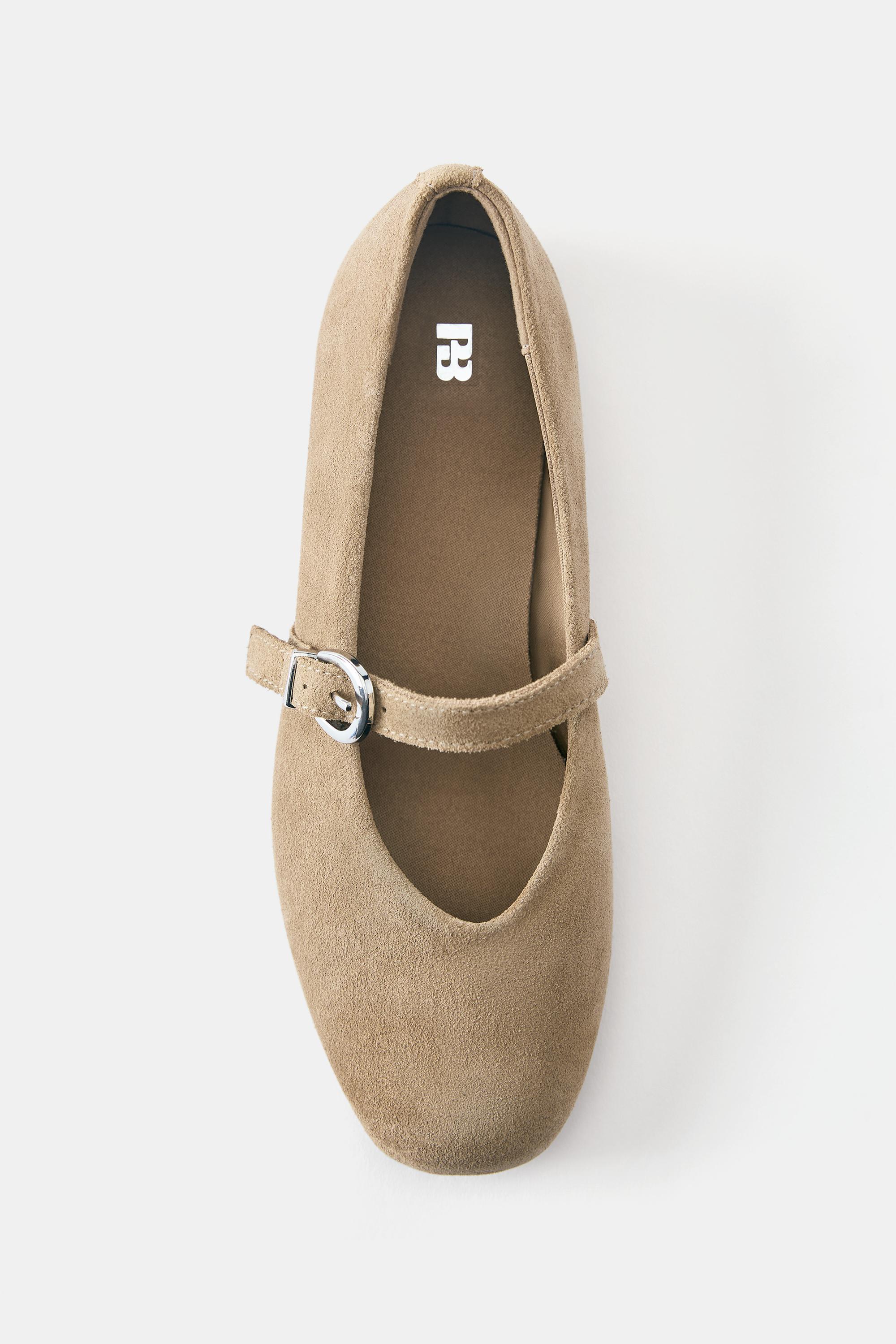 Leather ballerinas — Sand