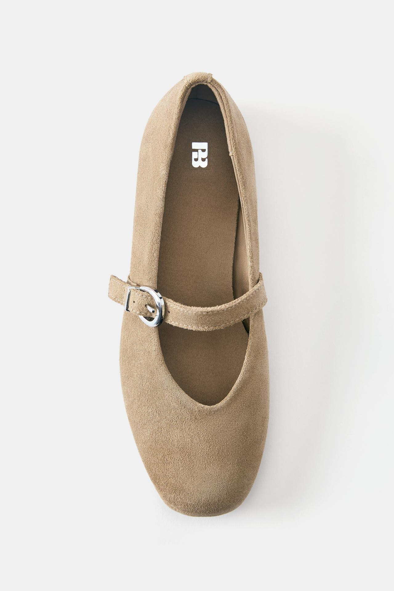 Leather ballerinas — Sand