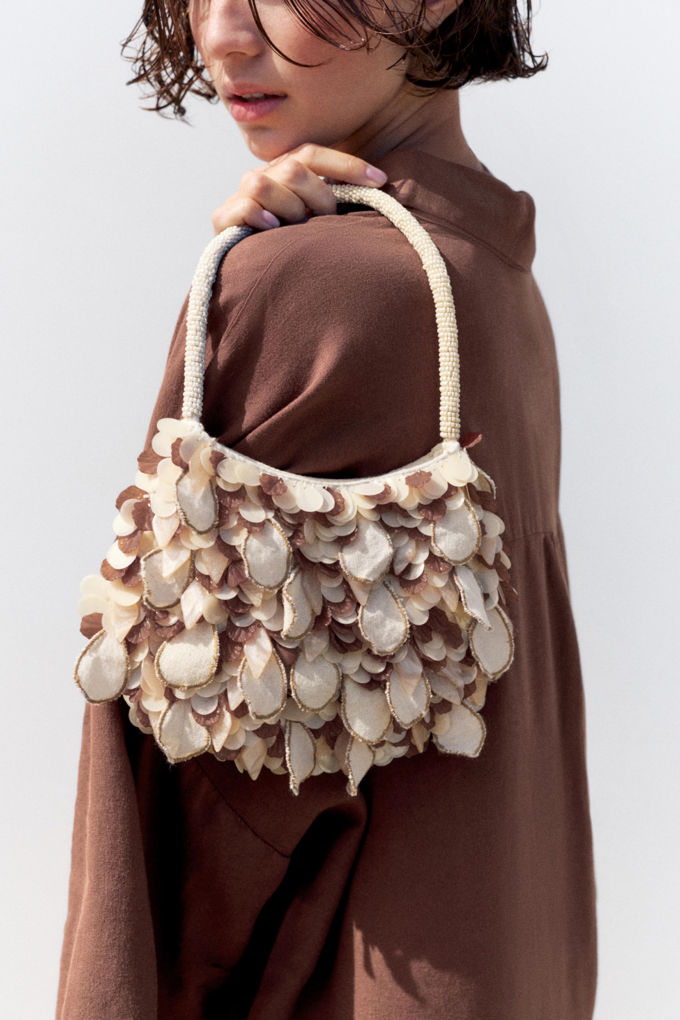 Beaded shoulder bag — Ecru