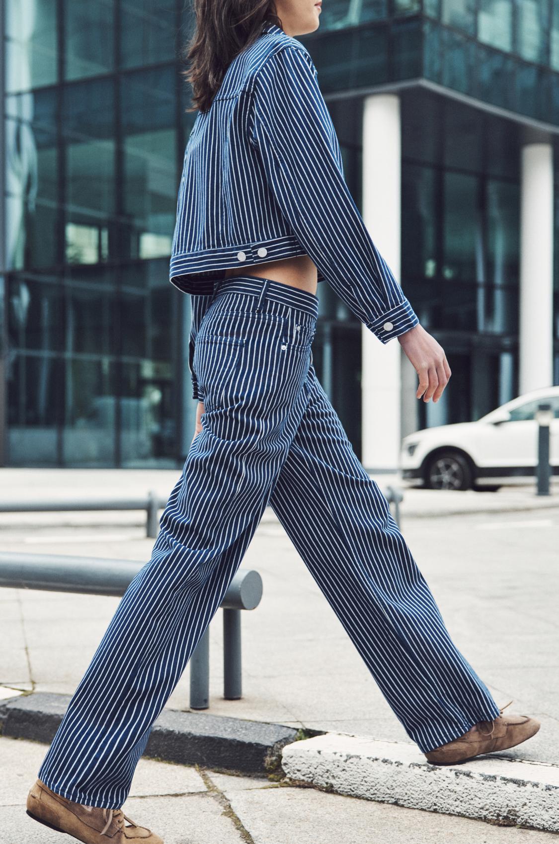 Outfit Pantalon A Rayas Mujer 2019 Striped Baggy Jeans PULL&BEAR