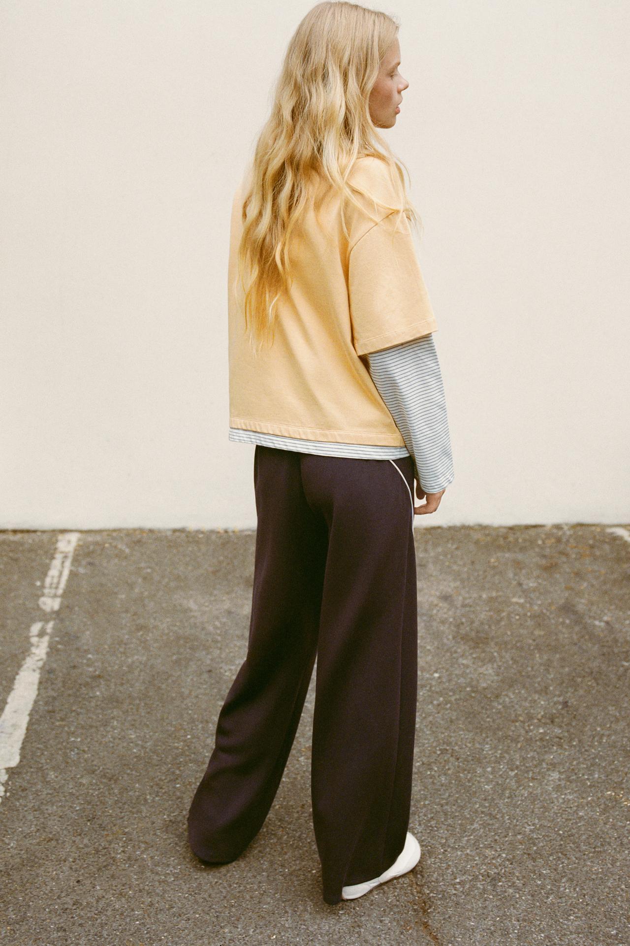 Flowy joggers with piping — Brown