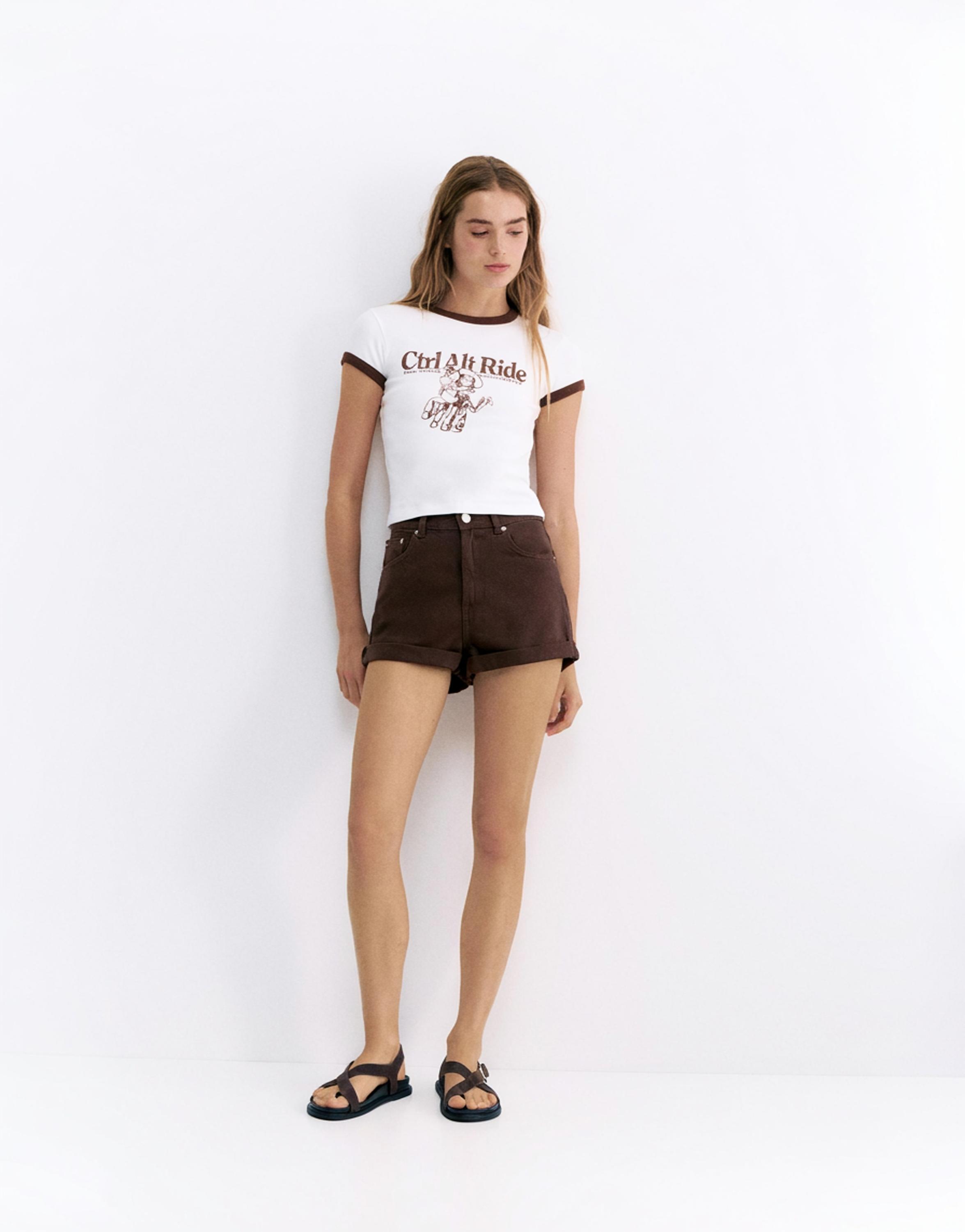 Denim mom fit shorts with turn-up hems — Brown