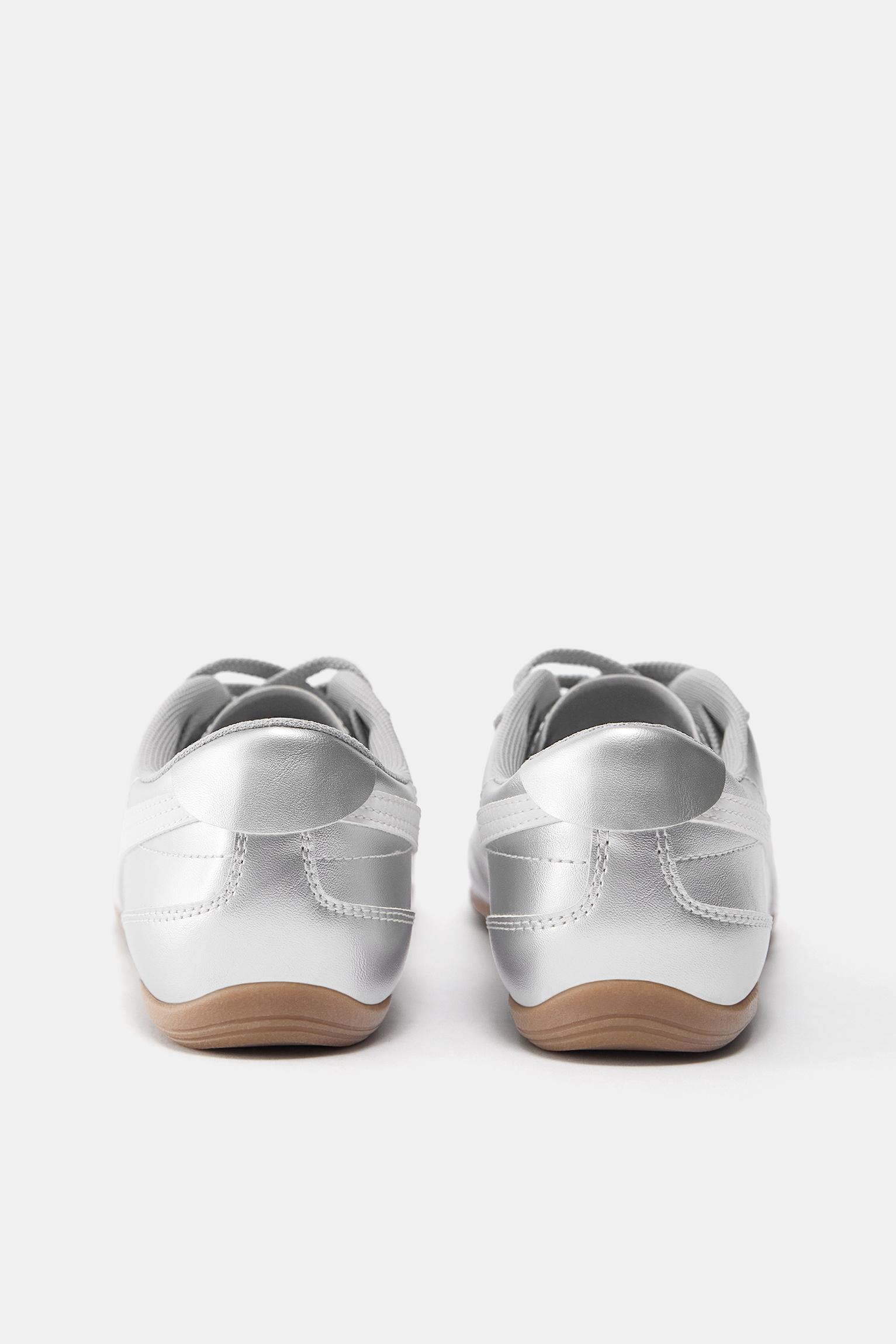 Retro metallic trainers — Silver