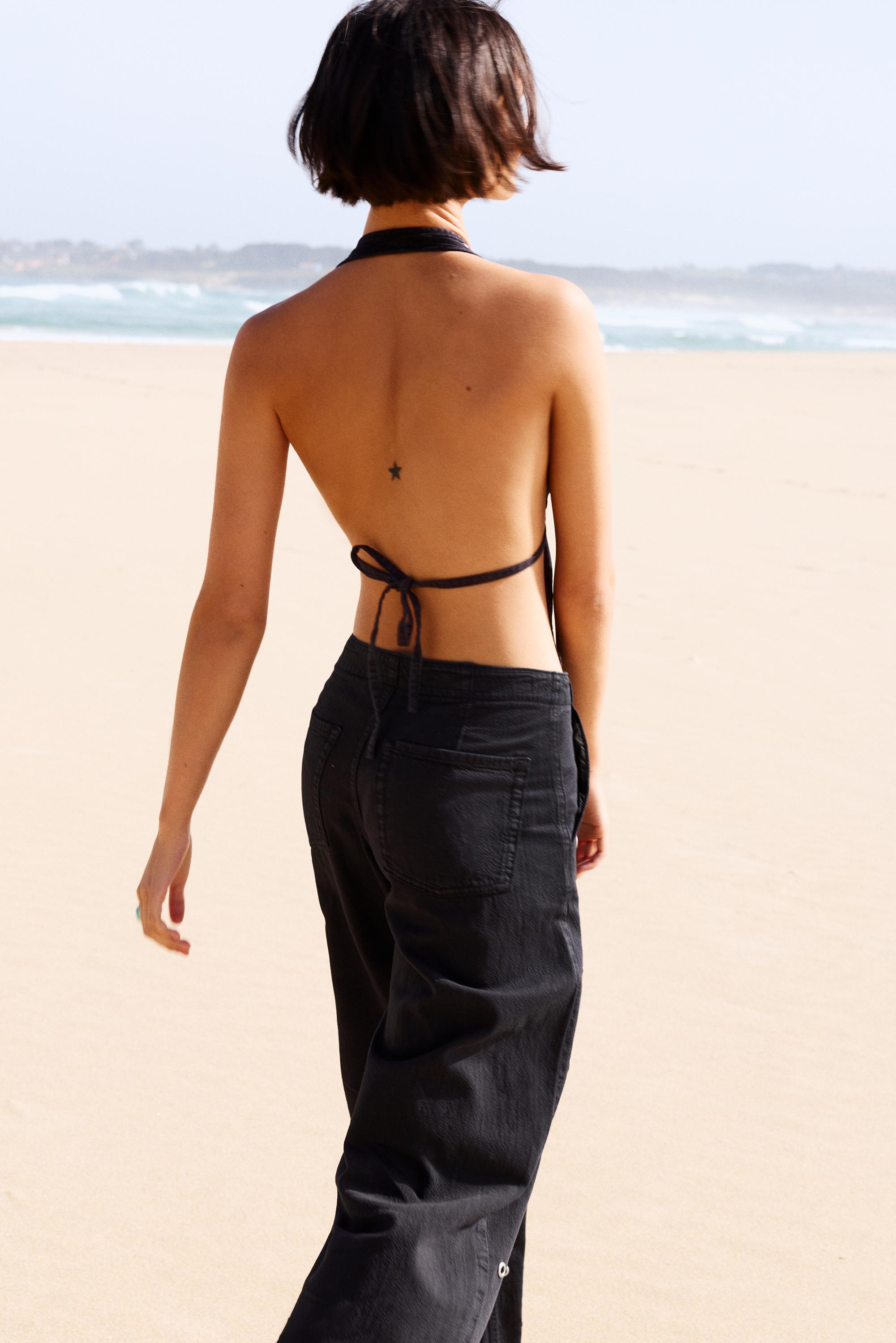 Eyelet halter top — Black