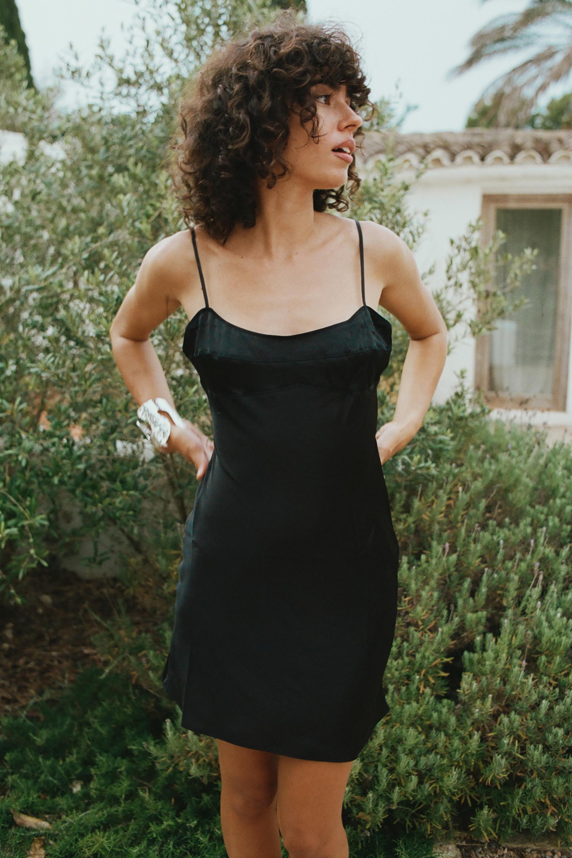 Short satin strappy dress — Black