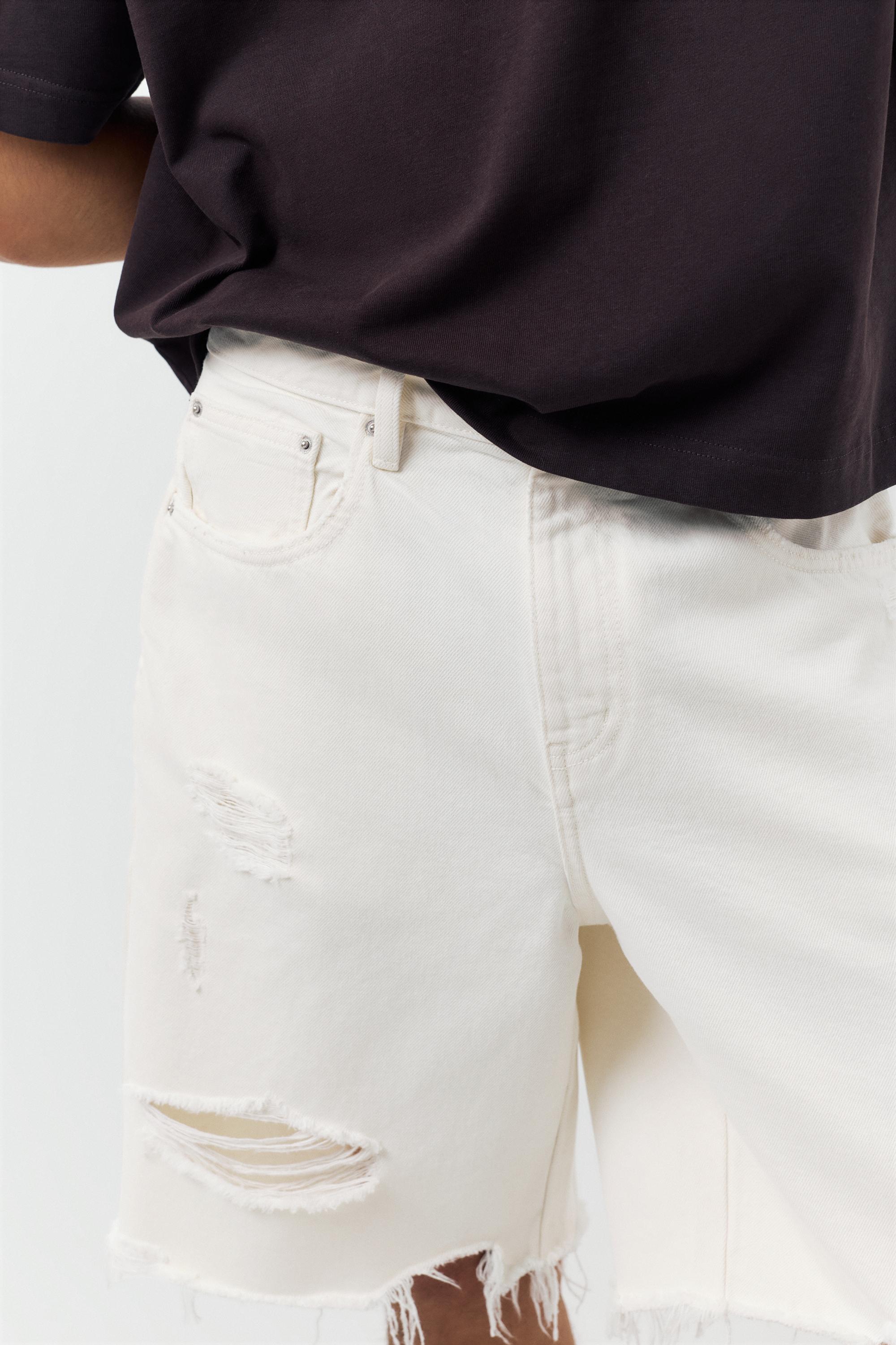 Straight-leg denim Bermuda shorts — Ecru