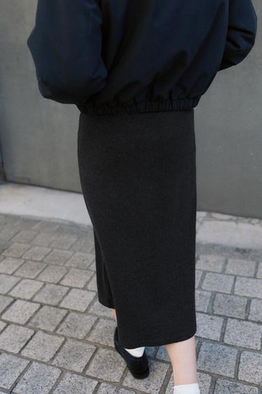Soft-touch straight midi skirt — Anthracite grey 4