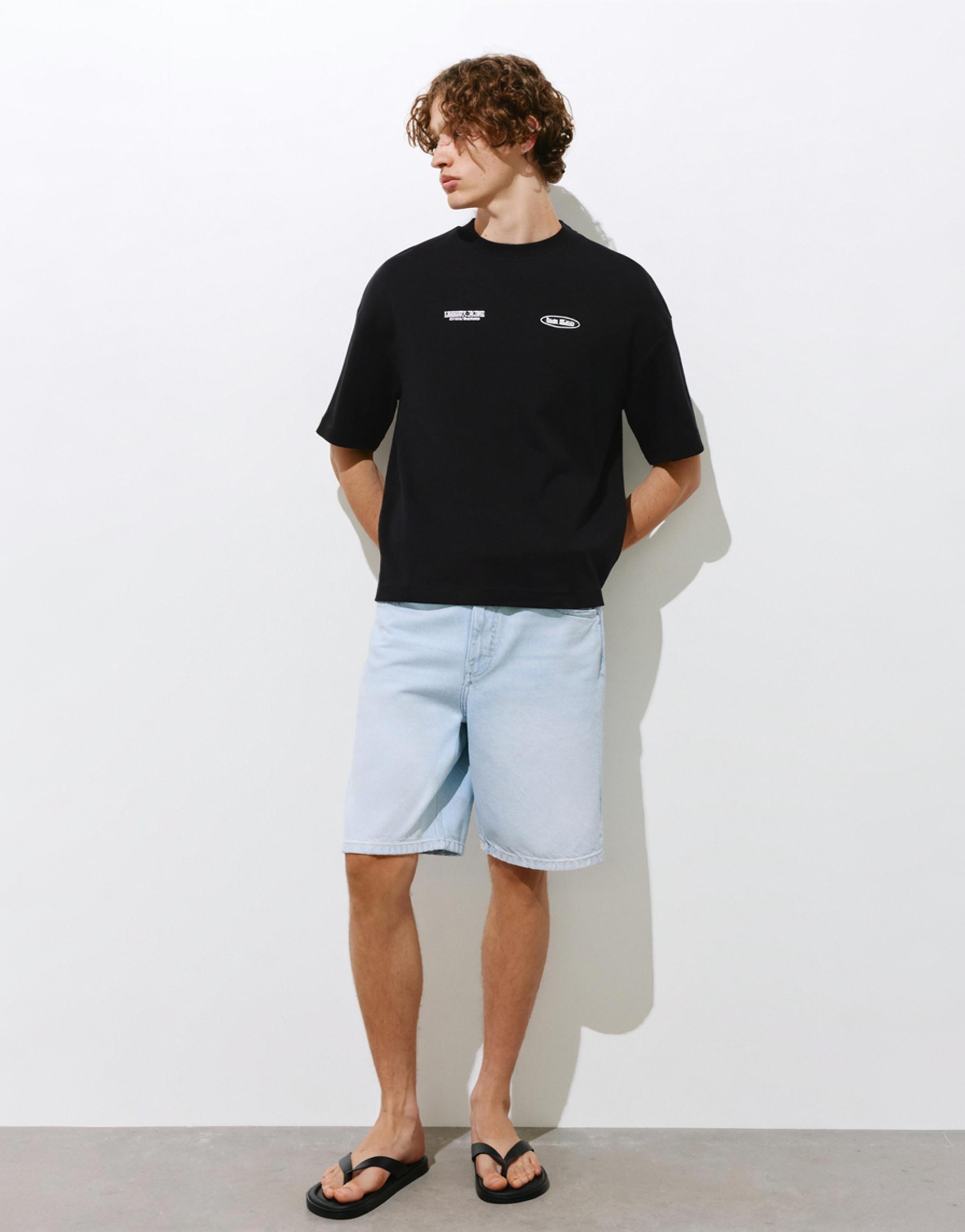 Oversize graphic T-shirt — Black