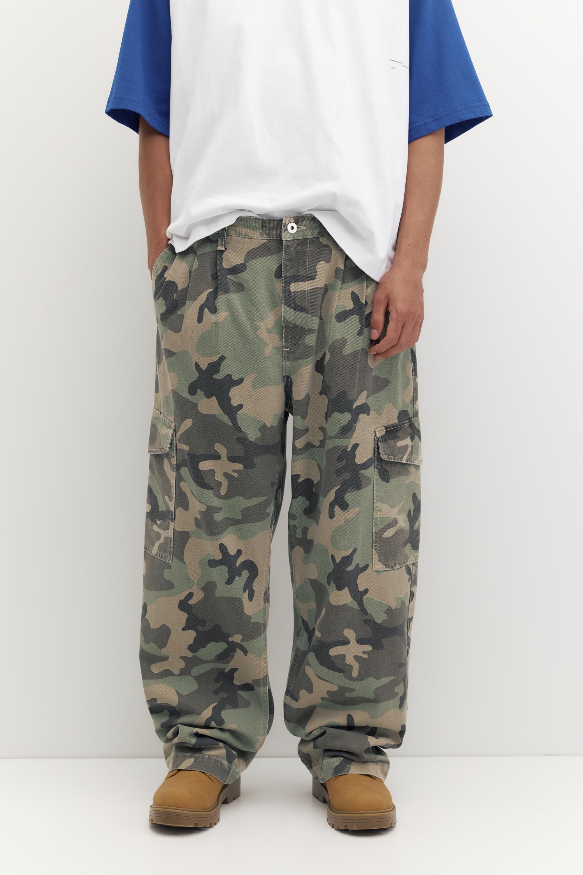Printed cargo trousers — Khaki