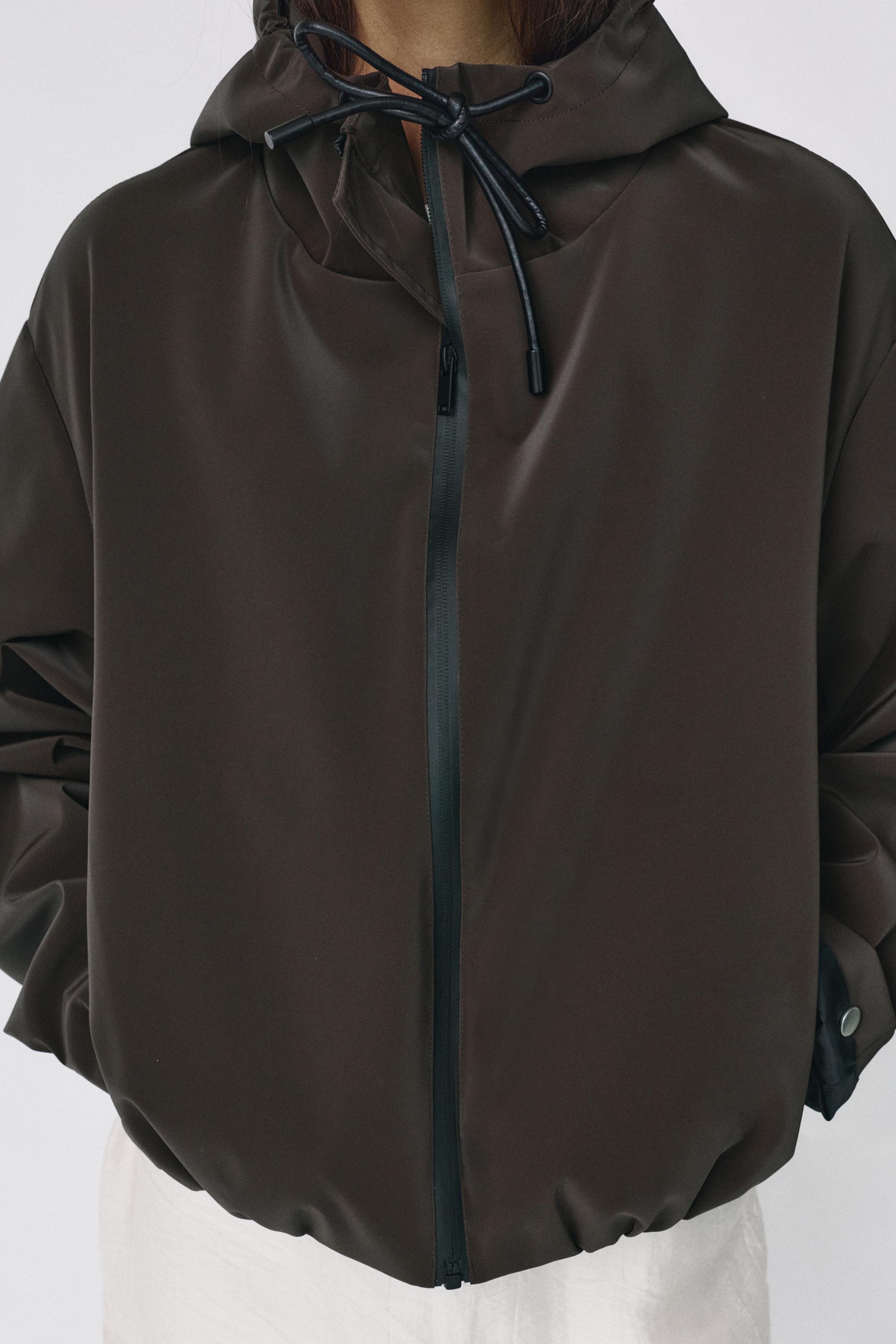 Kısa kapüşonlu yağmurluk - Görsel 19