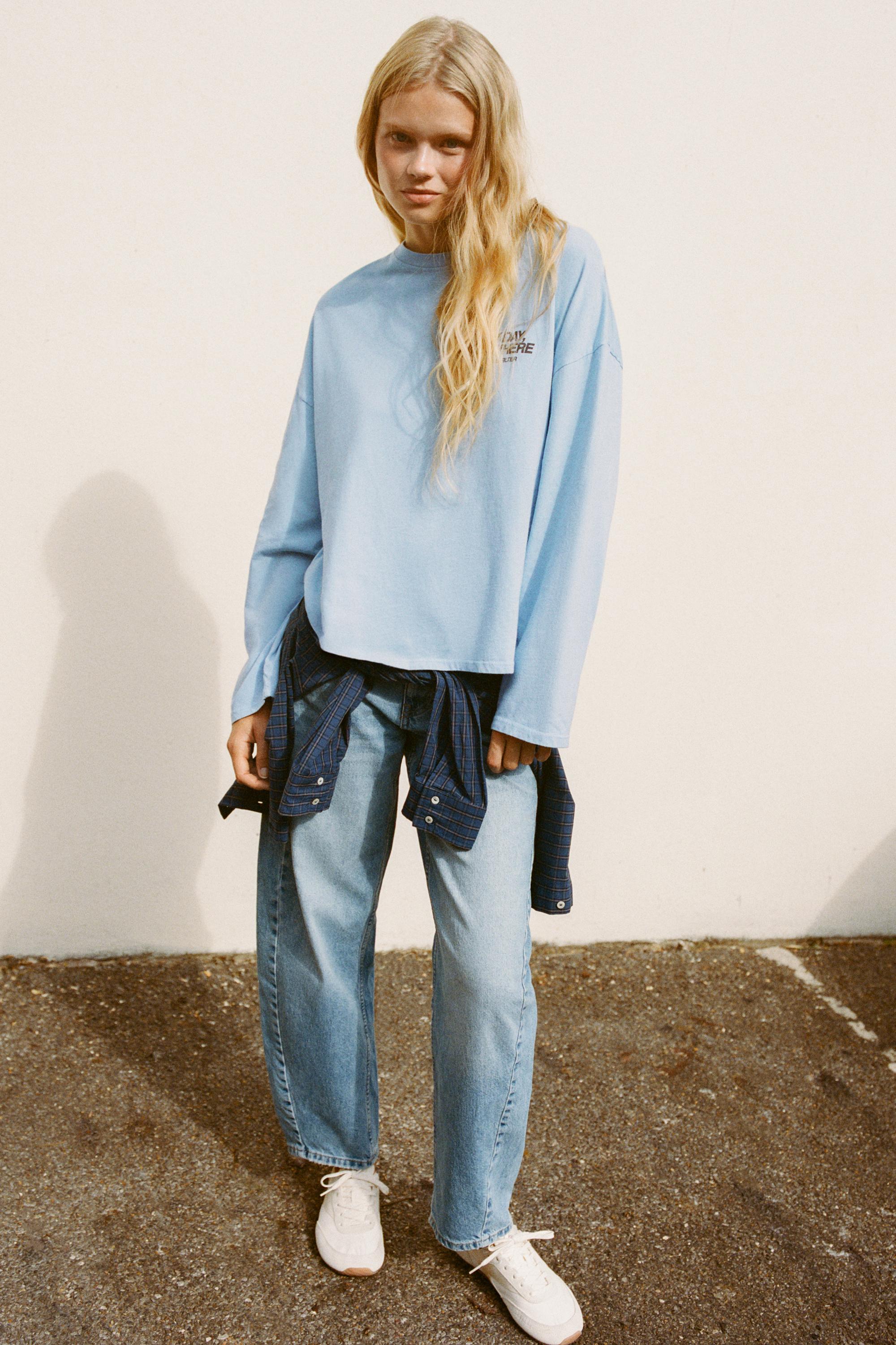 Oversize graphic T-shirt — Pastel blue