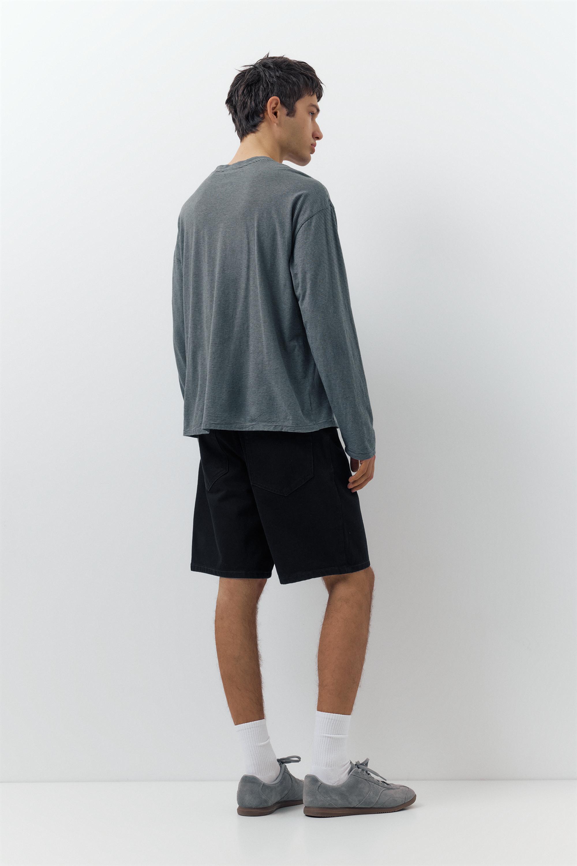 Standart kesim distressed denim bermuda - Görsel 22