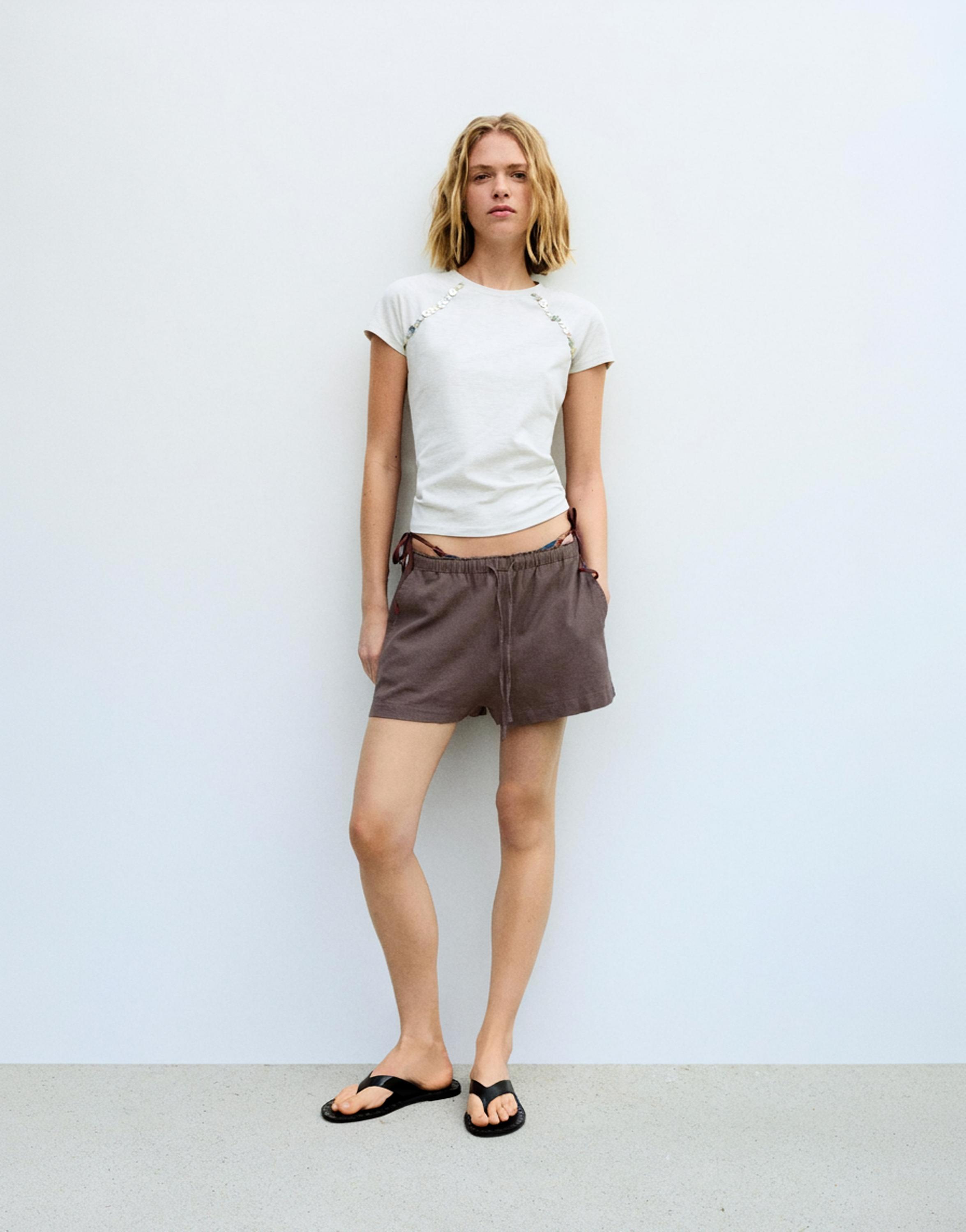 Linen blend shorts — Pale brown