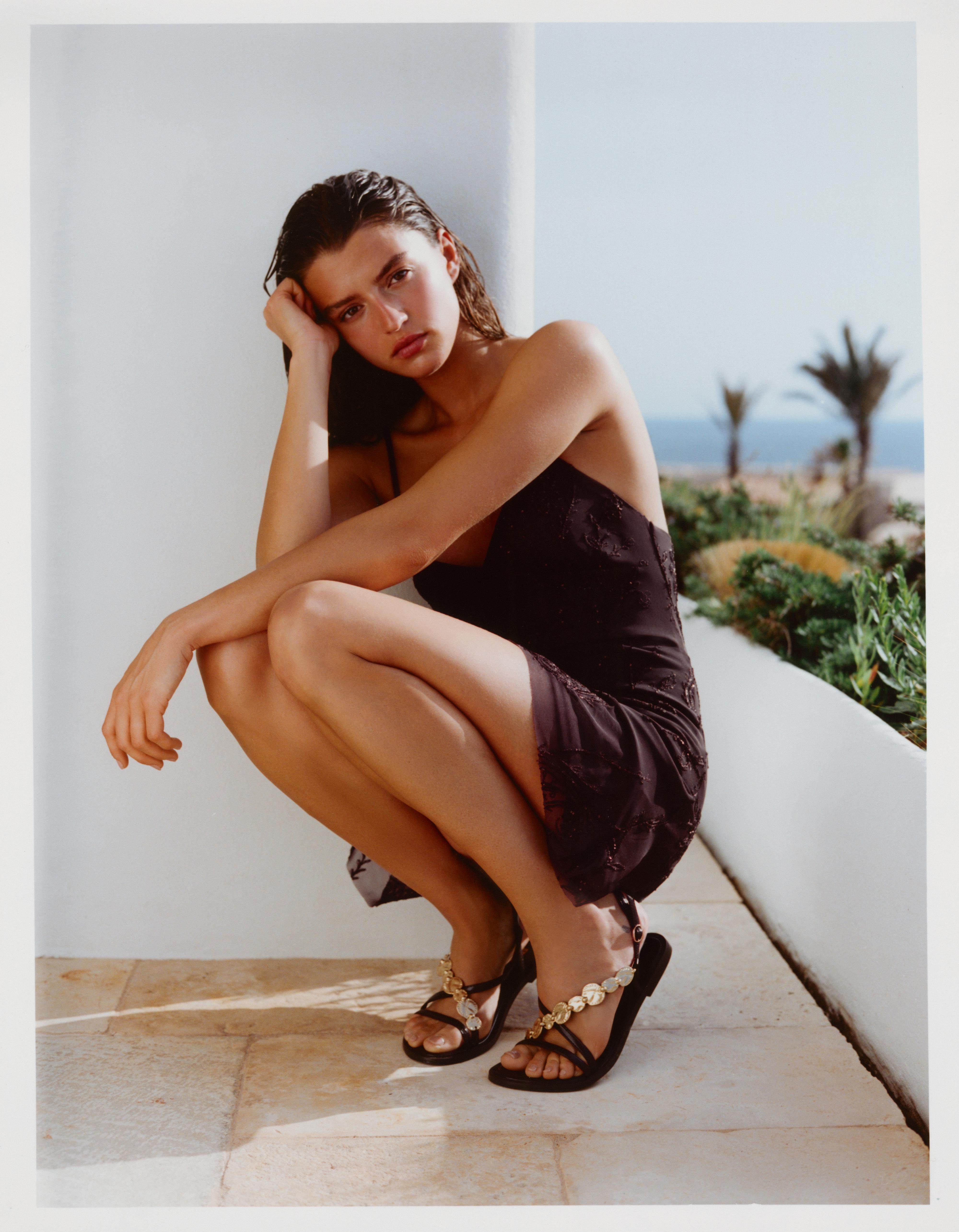 Flat beaded sandals — Brown
