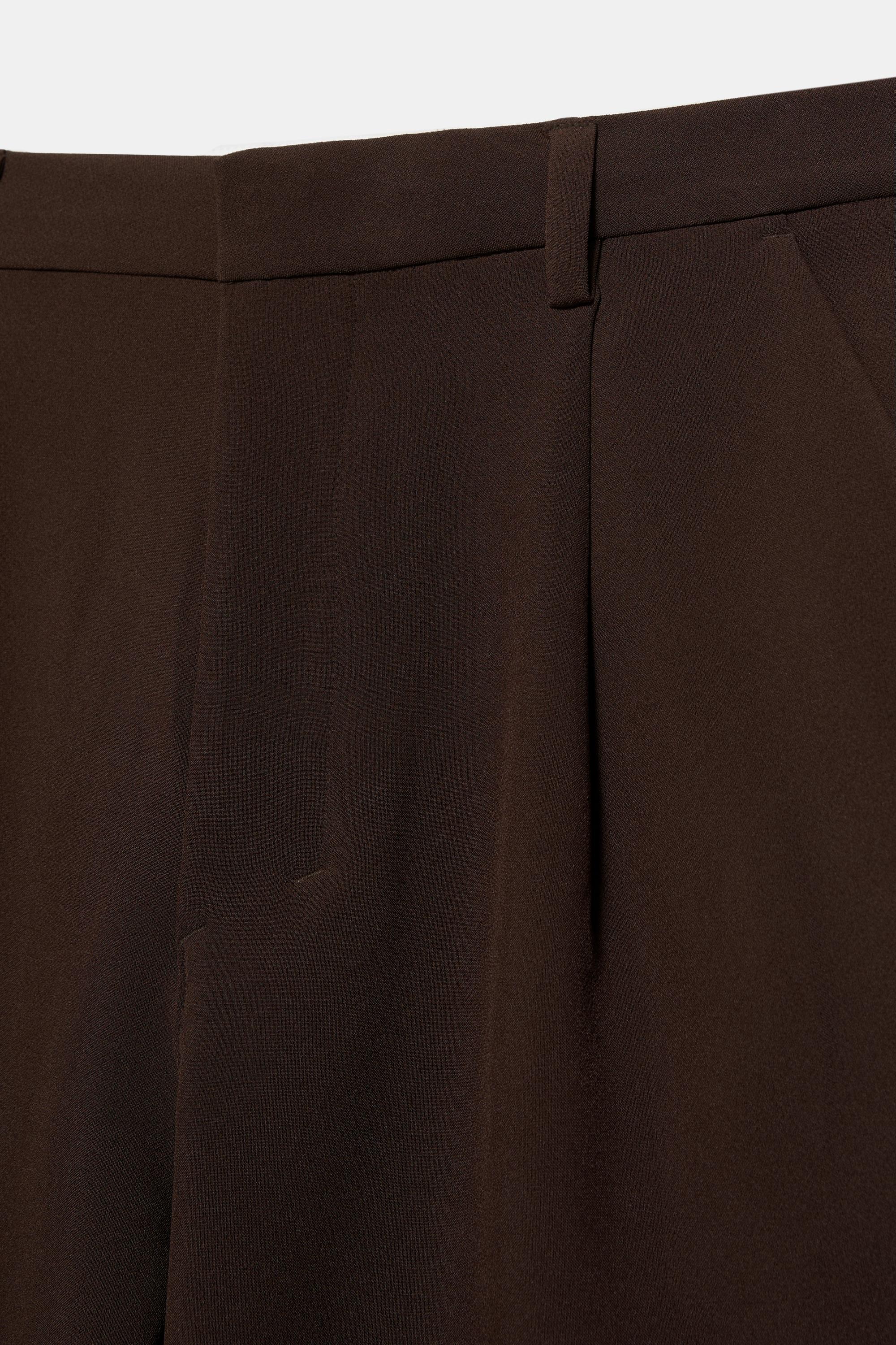 Smart Bermuda shorts with pleats — Chocolate