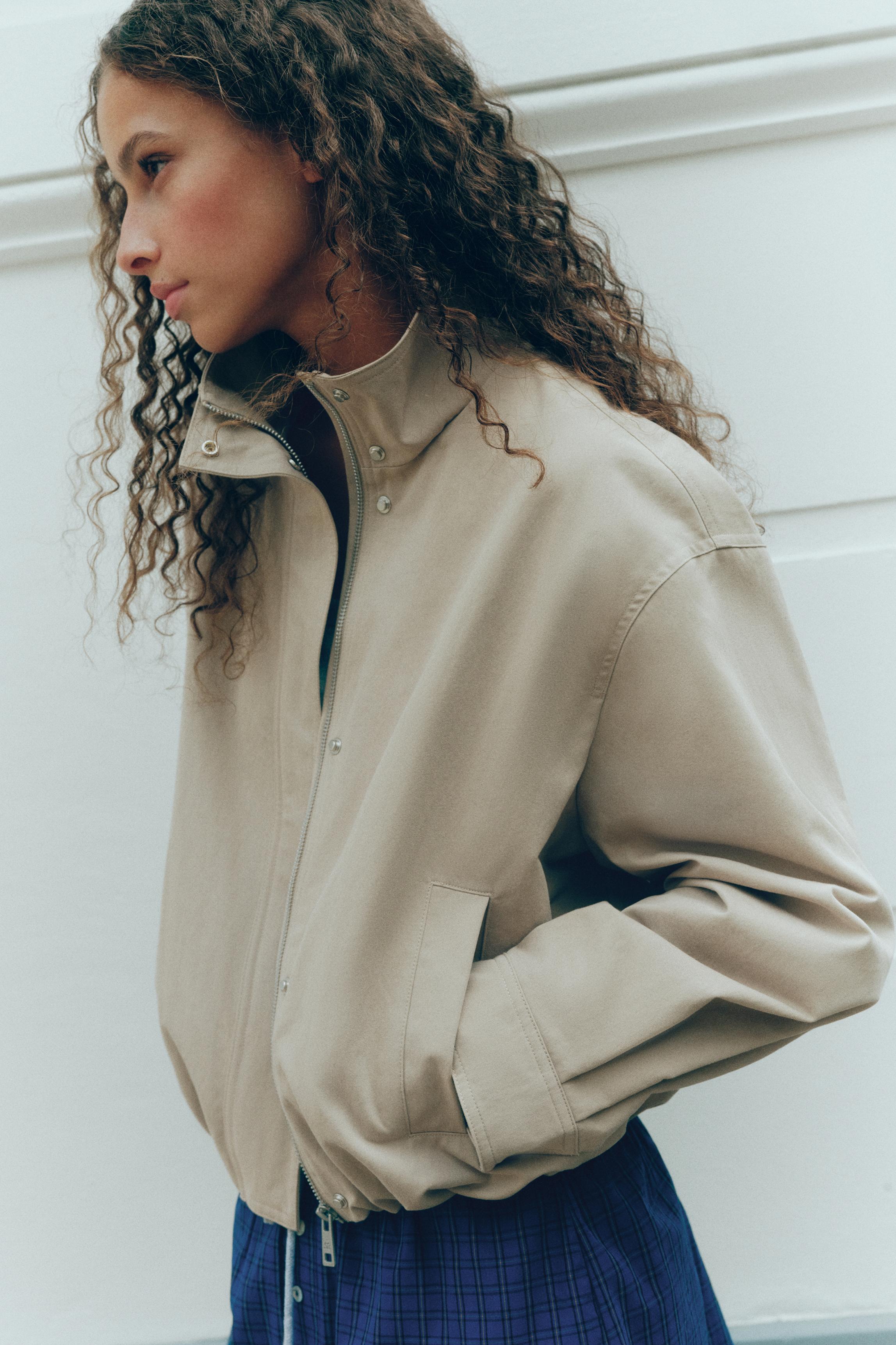 Oversize high-neck jacket — Sand