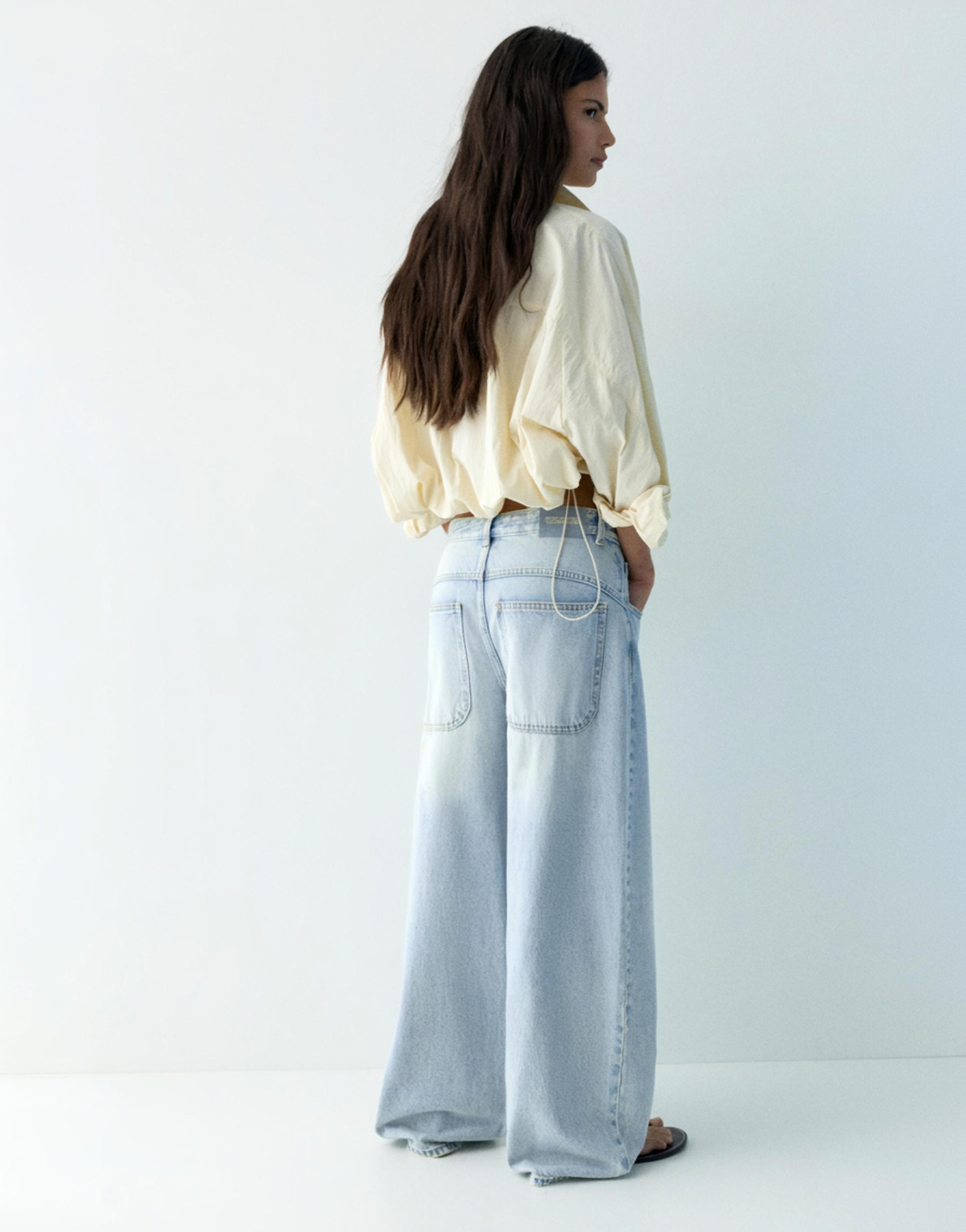 Embroidered barrel jeans — Pale blue