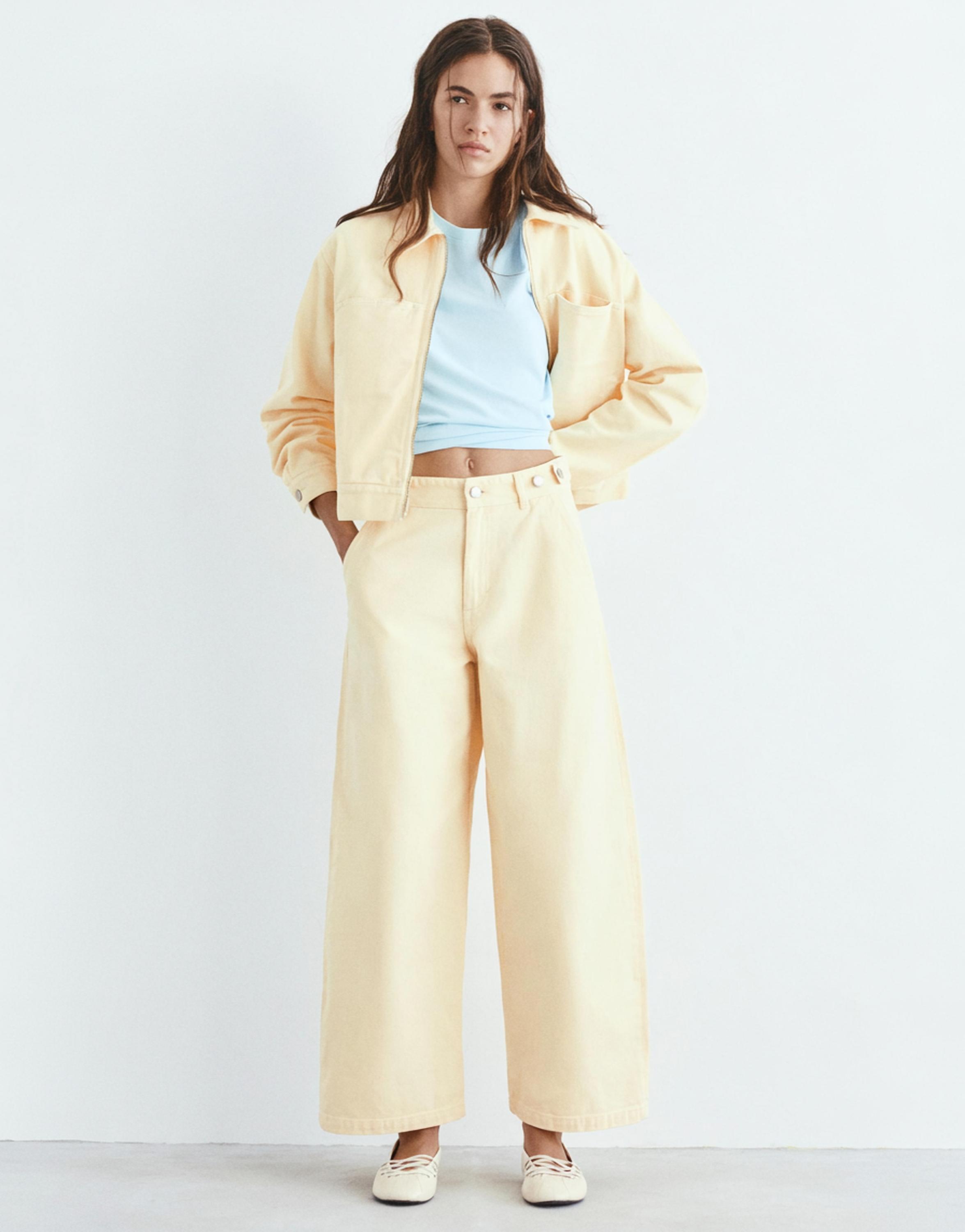 Balloon-fit jeans with adjustable waist