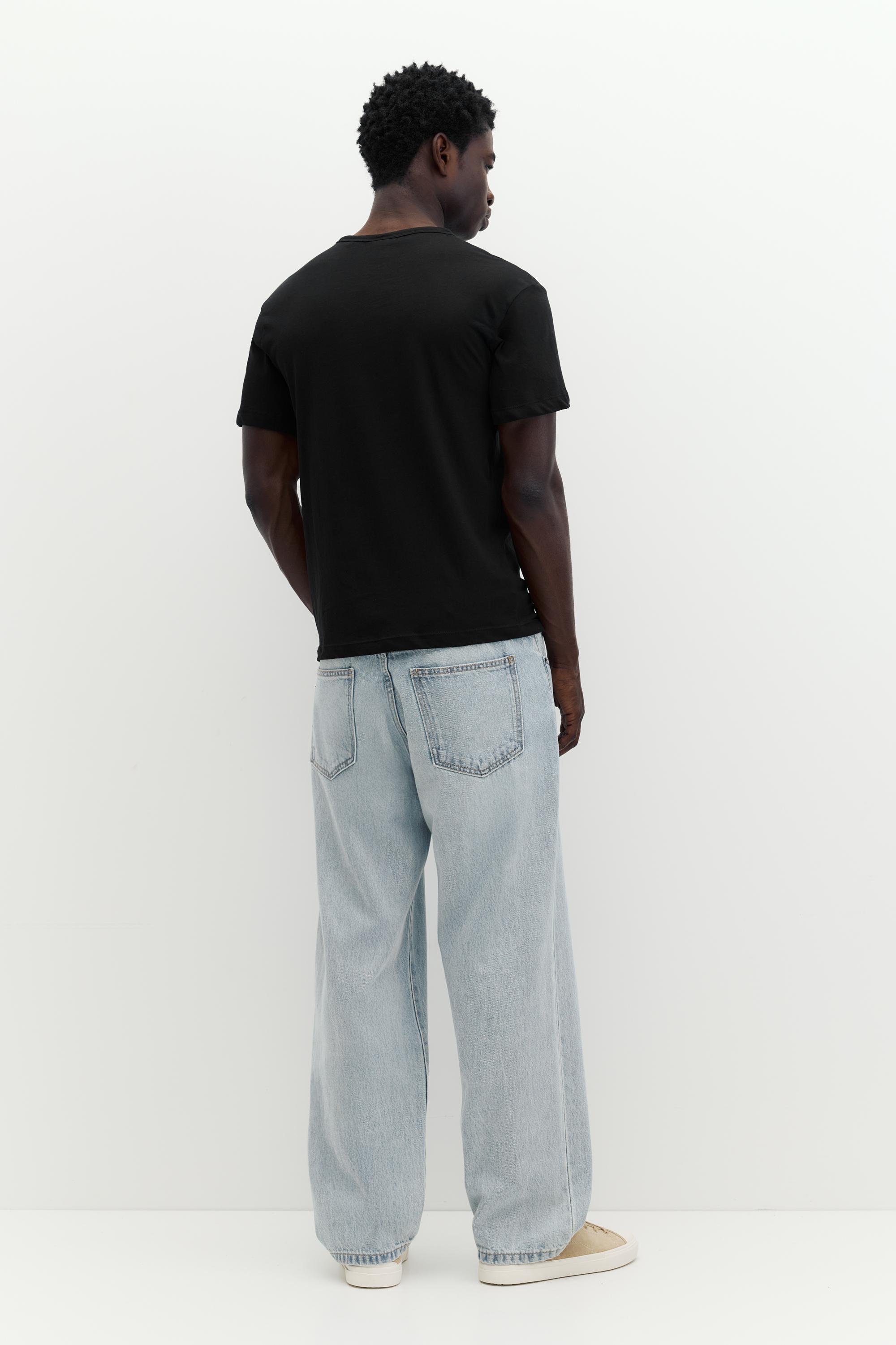 Slim fit basic T-shirt — Black