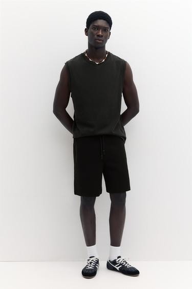 Regular fit jogger Bermuda shorts — Black 1