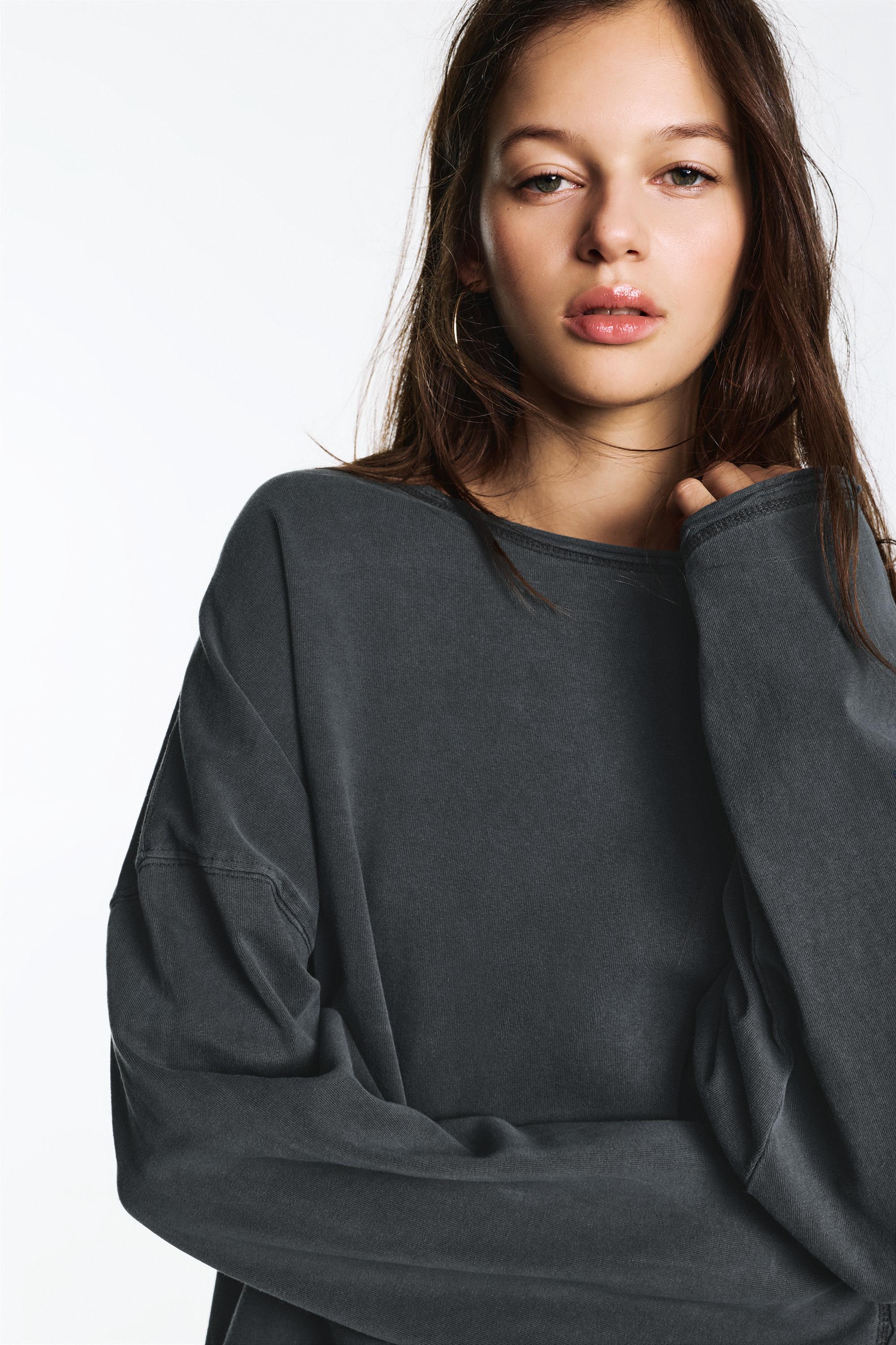 Uzun kollu oversize t-shirt - Görsel 14