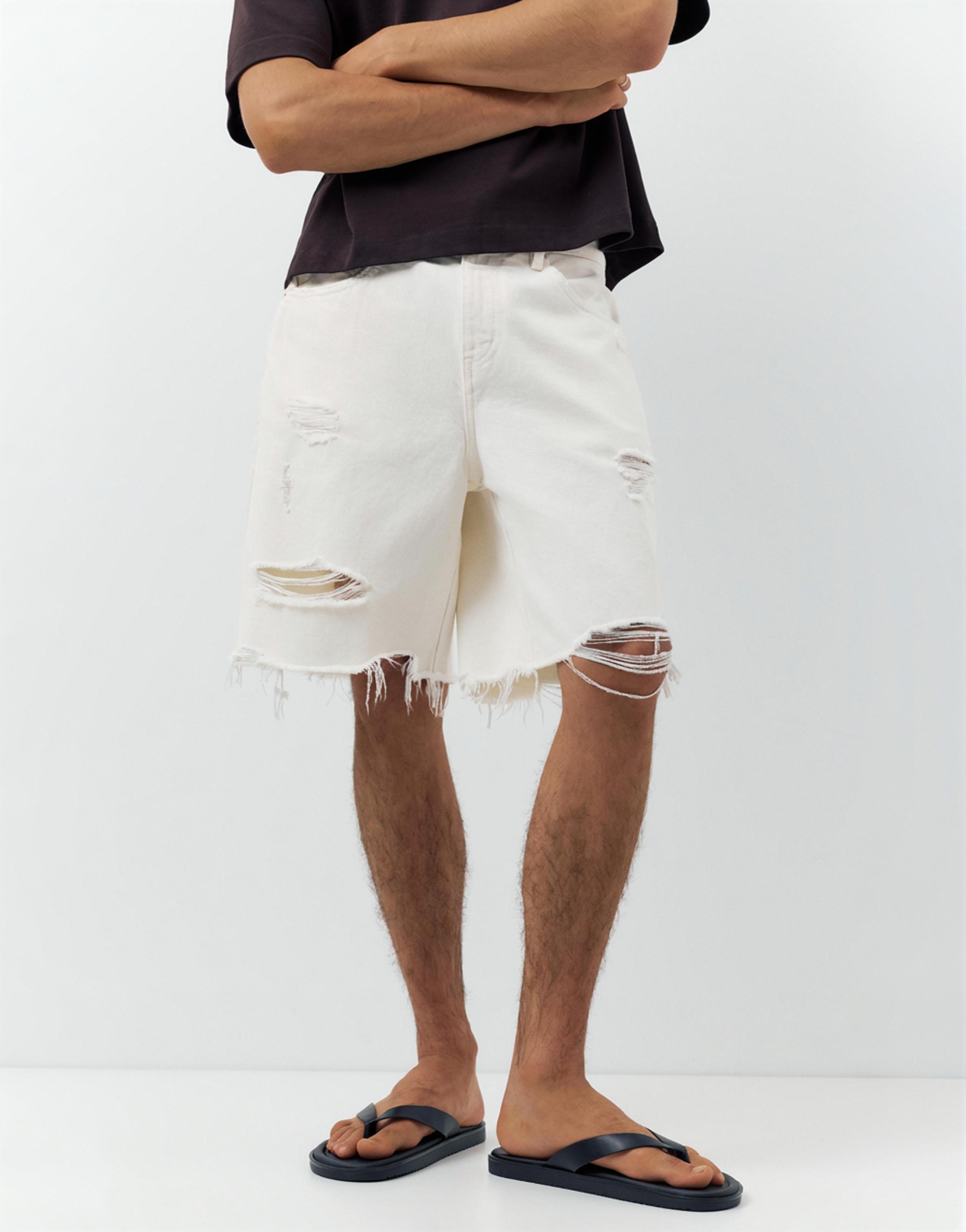 Straight-leg denim Bermuda shorts — Ecru