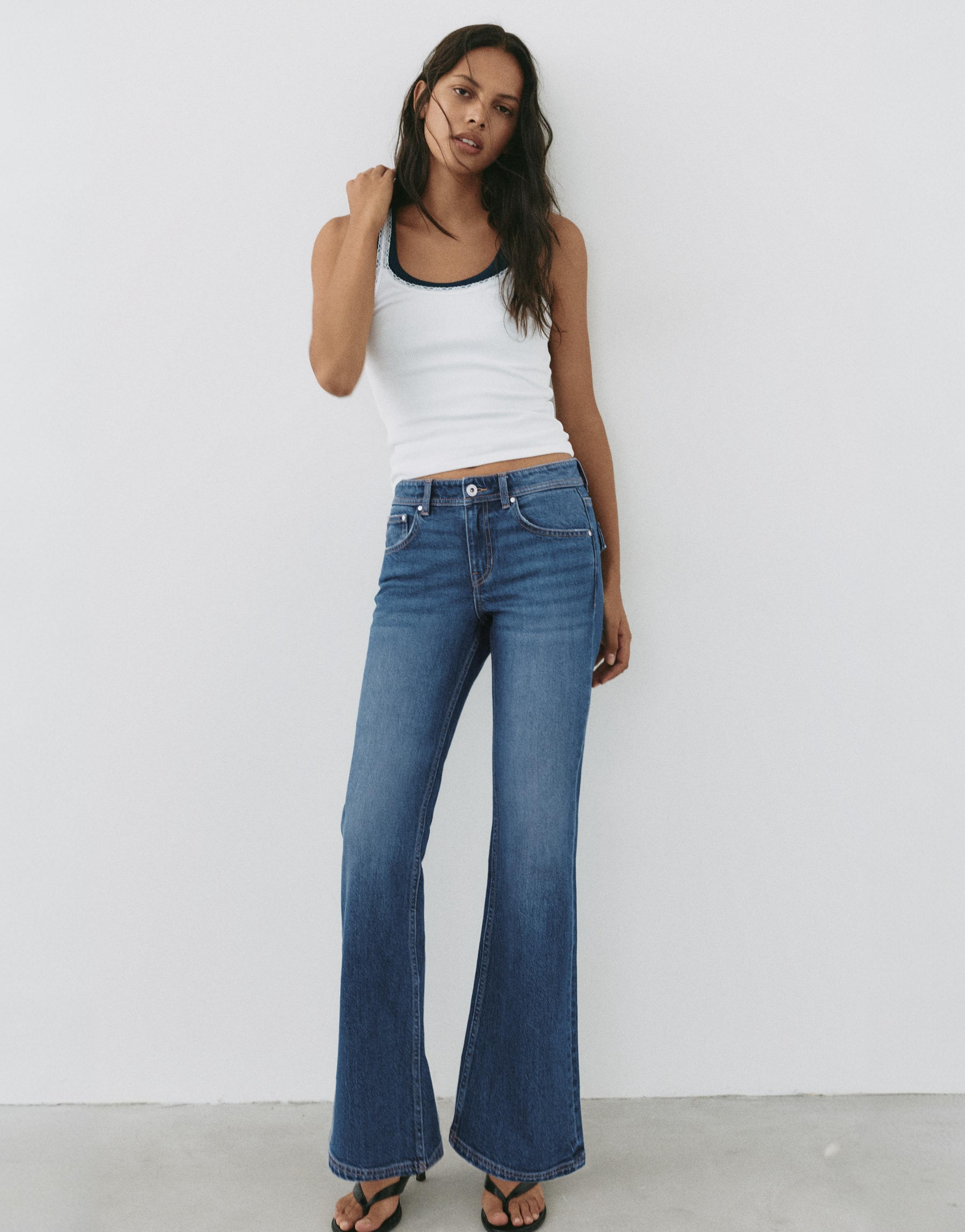 Low-rise boot-cut jeans — Medium blue