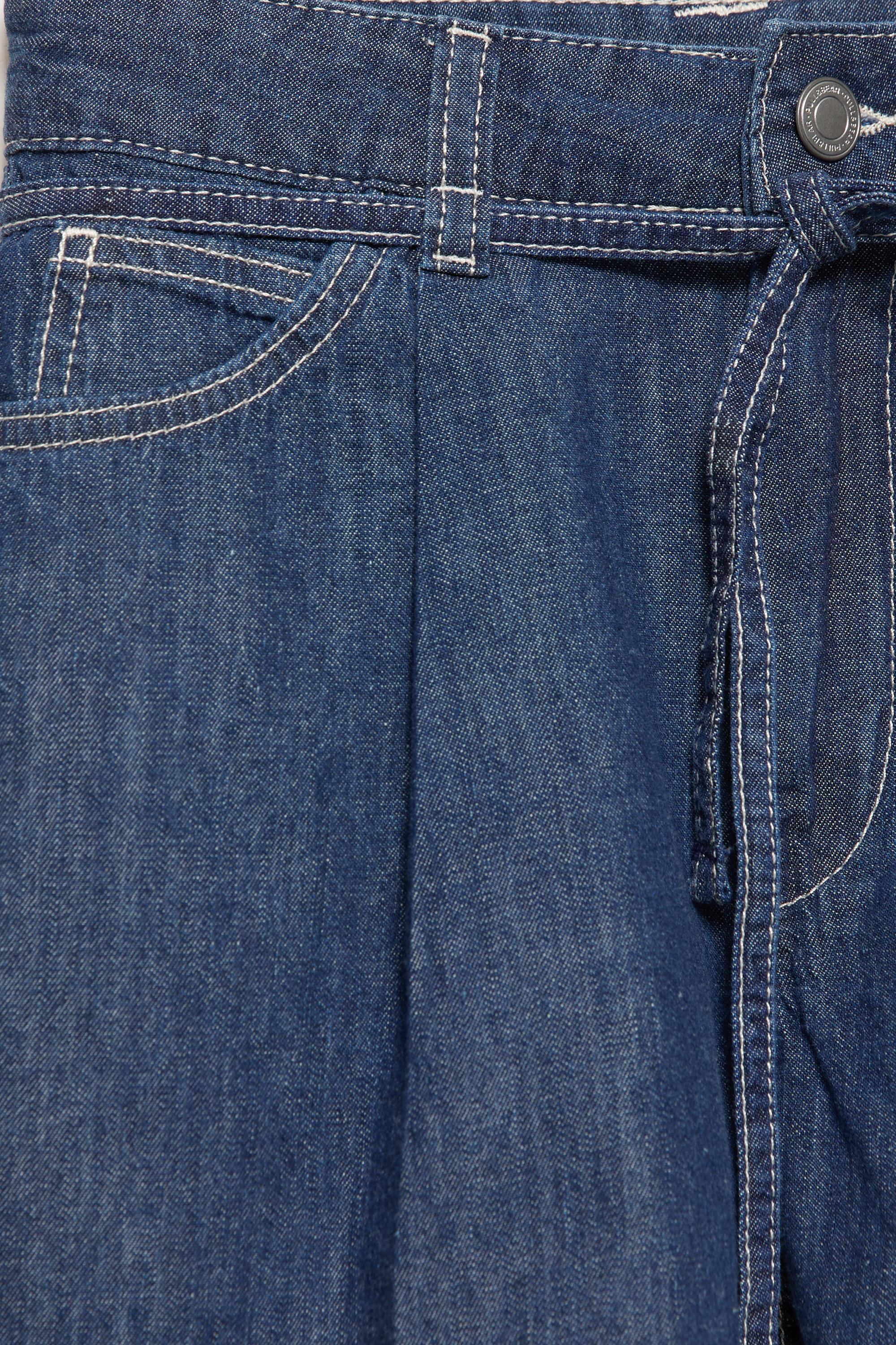 Denim shorts with darts and belt — Navy