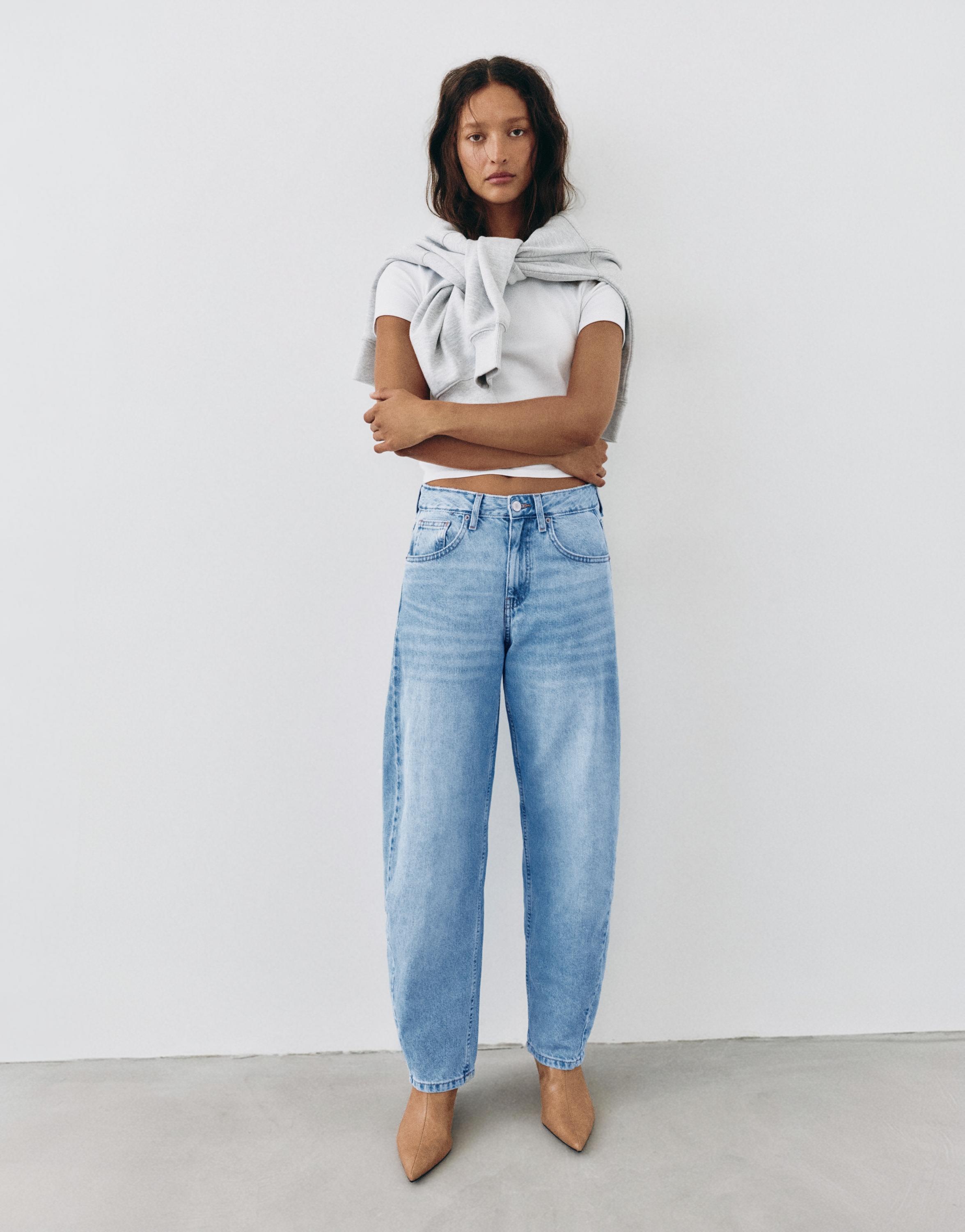 Low-rise barrel jeans — Medium blue