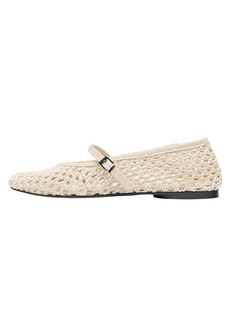 Crochet ballerina shoes — Ecru