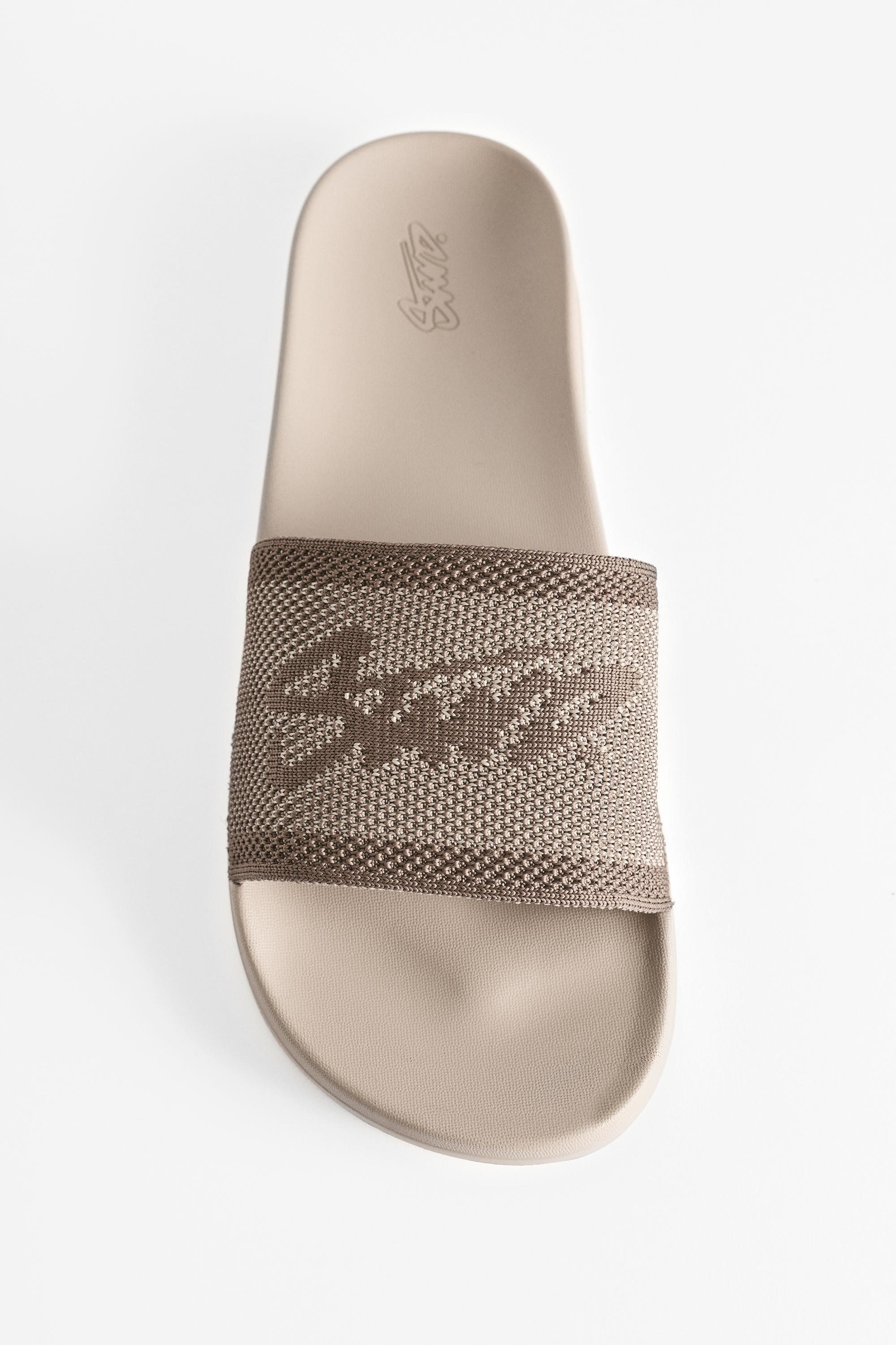 STWD rubberised sandals — Ecru