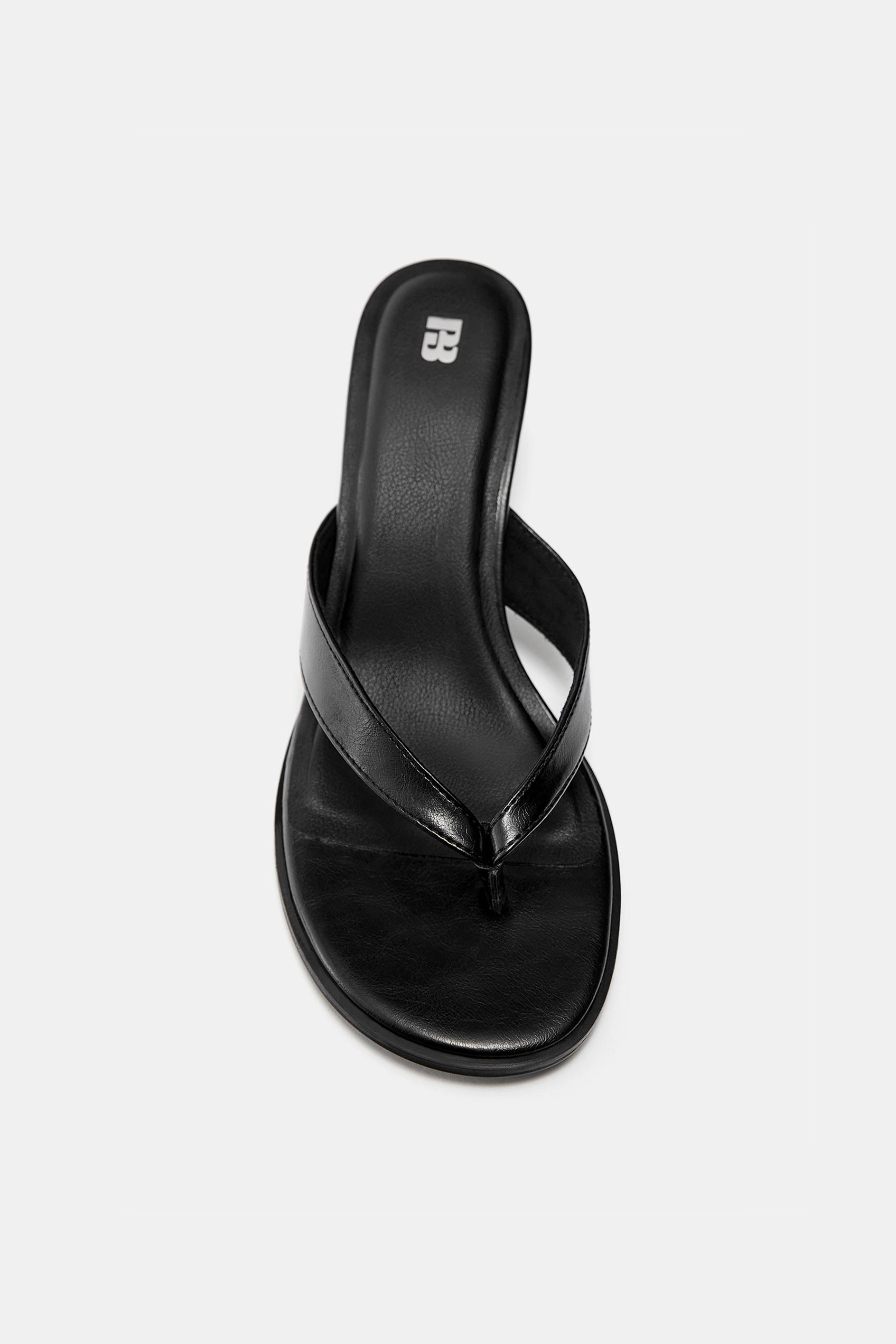 High-heel sandals — Black