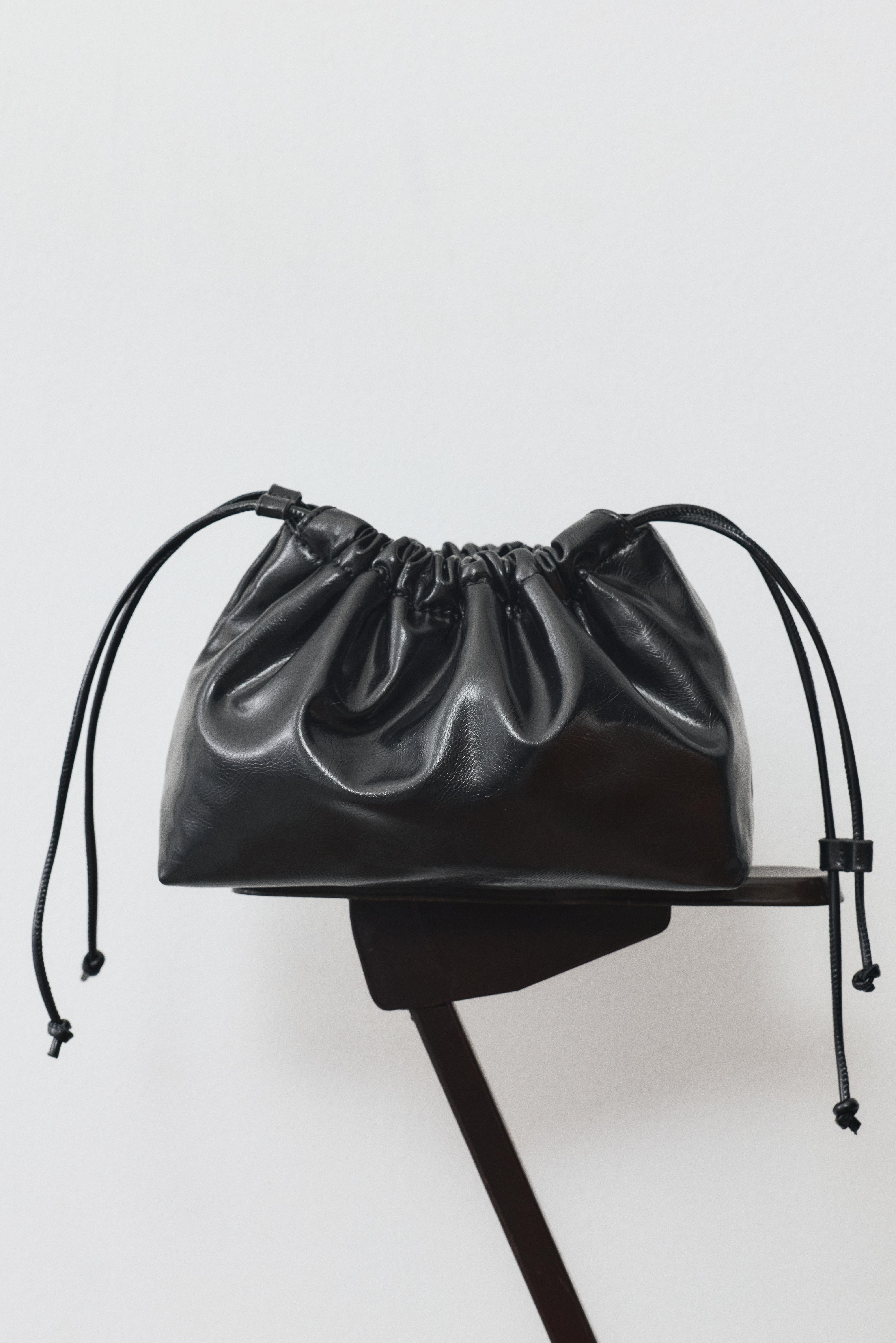 Bucket bag — Black