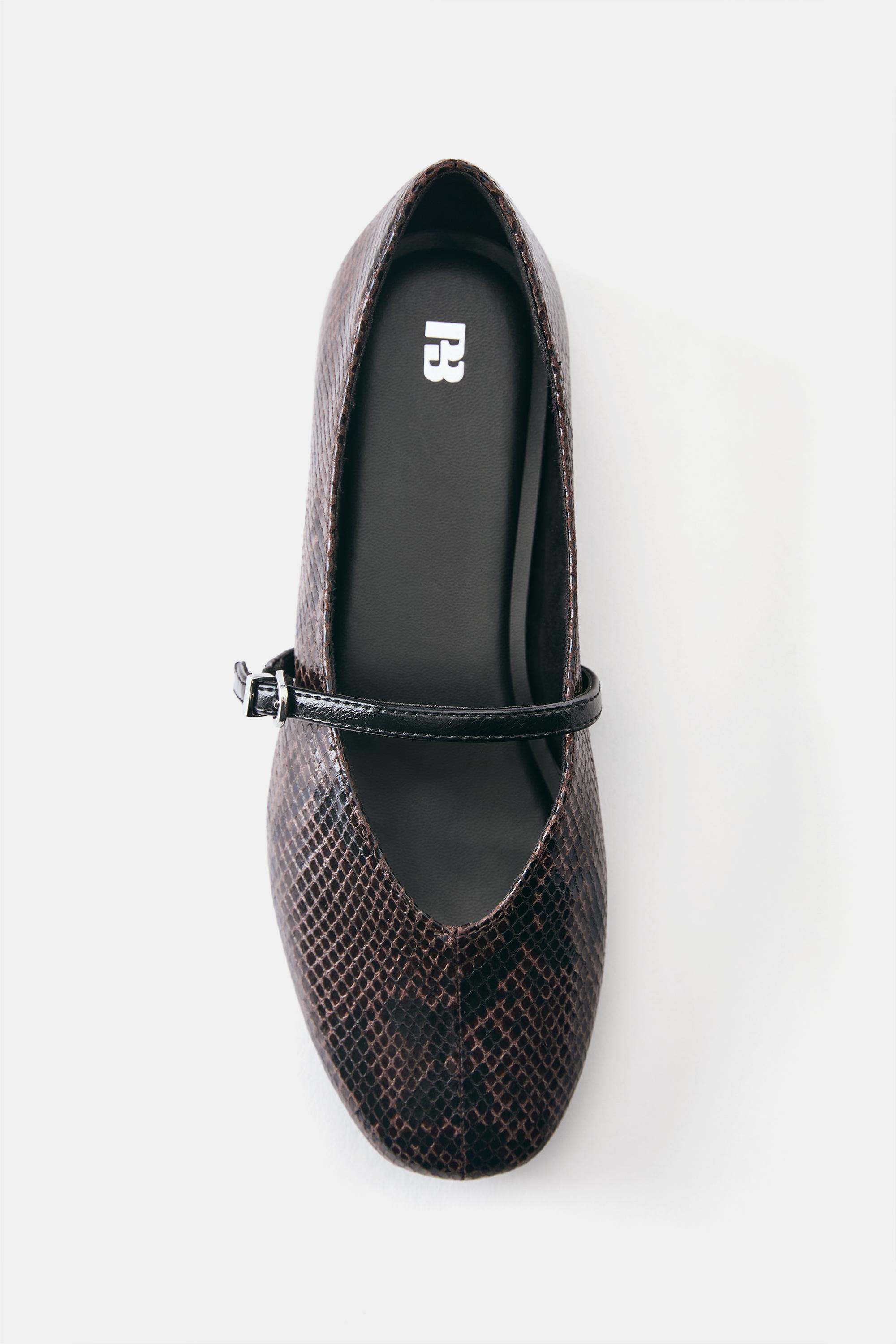 Snakeskin ballet flats — Brown