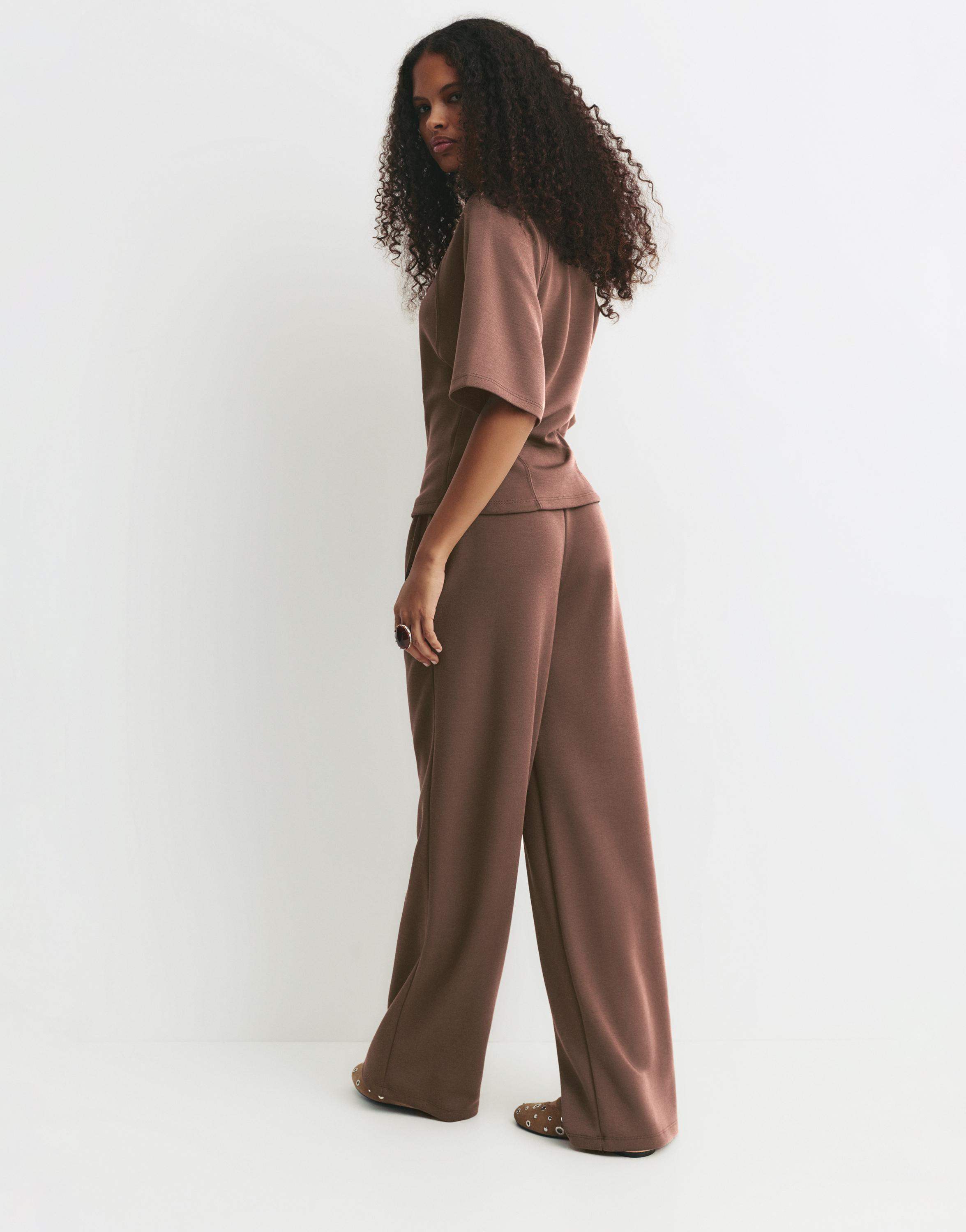 Soft-touch wide-leg trousers — Brown