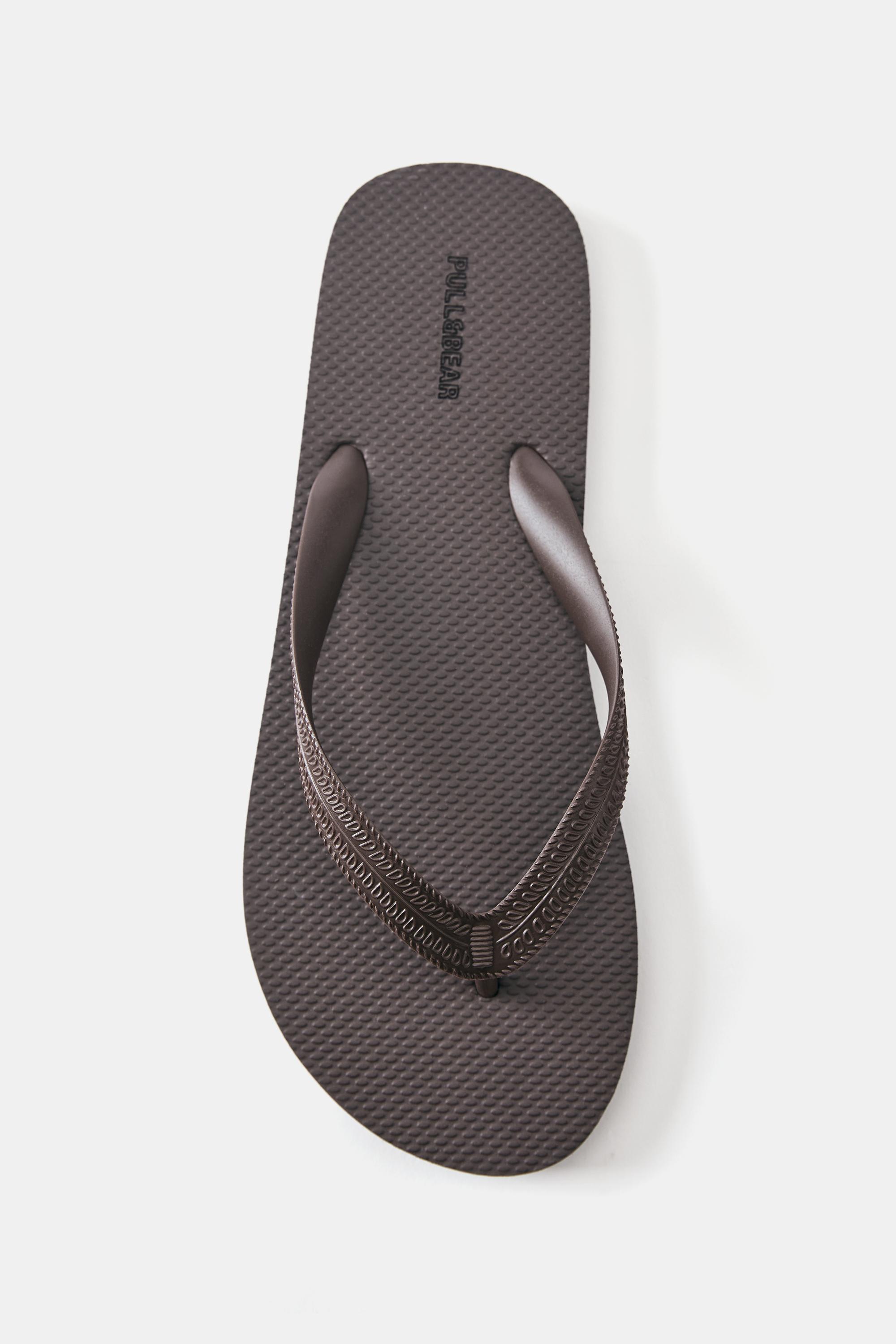 Strappy sandals — Brown