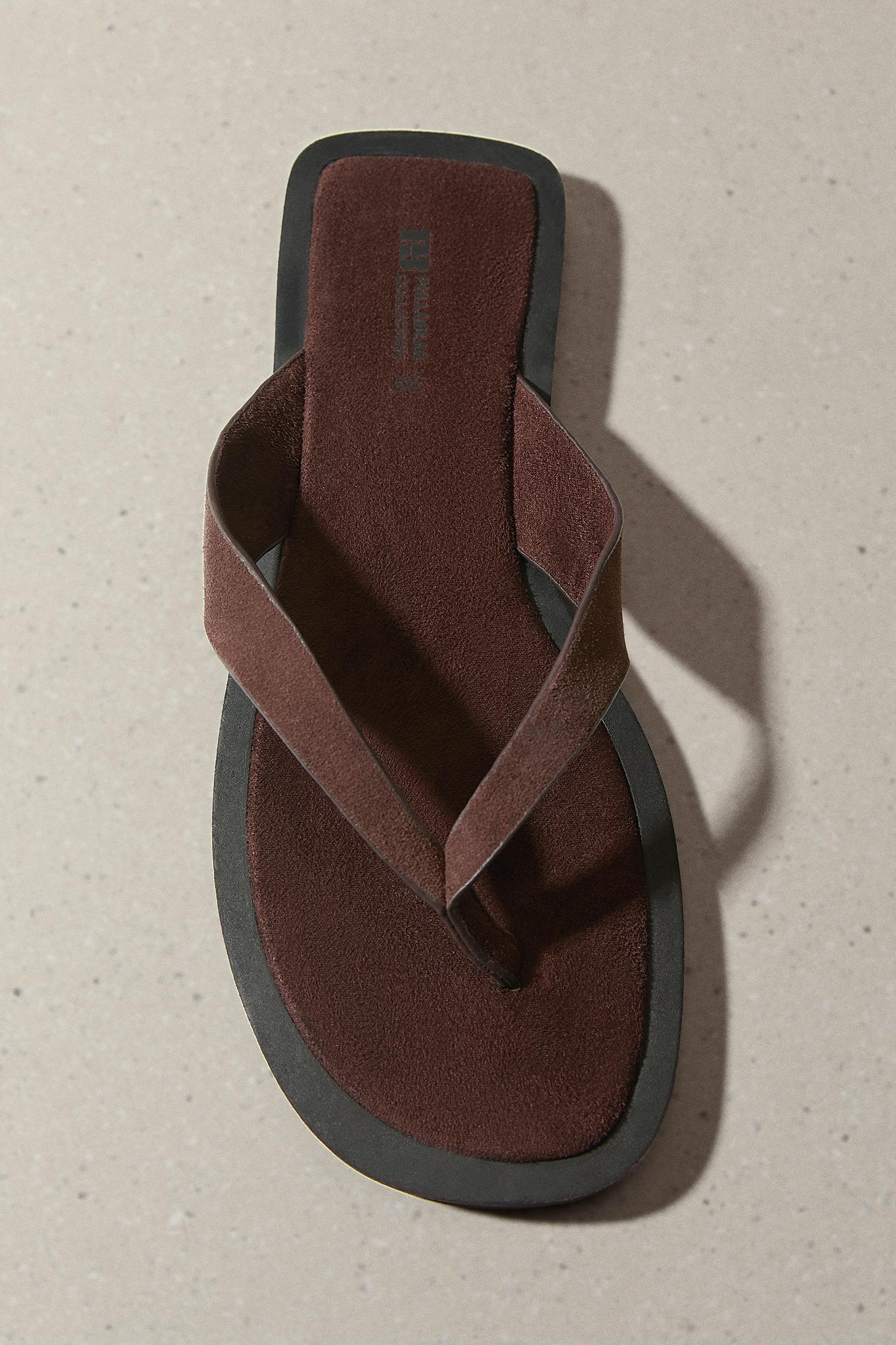Flat leather sandals — Brown