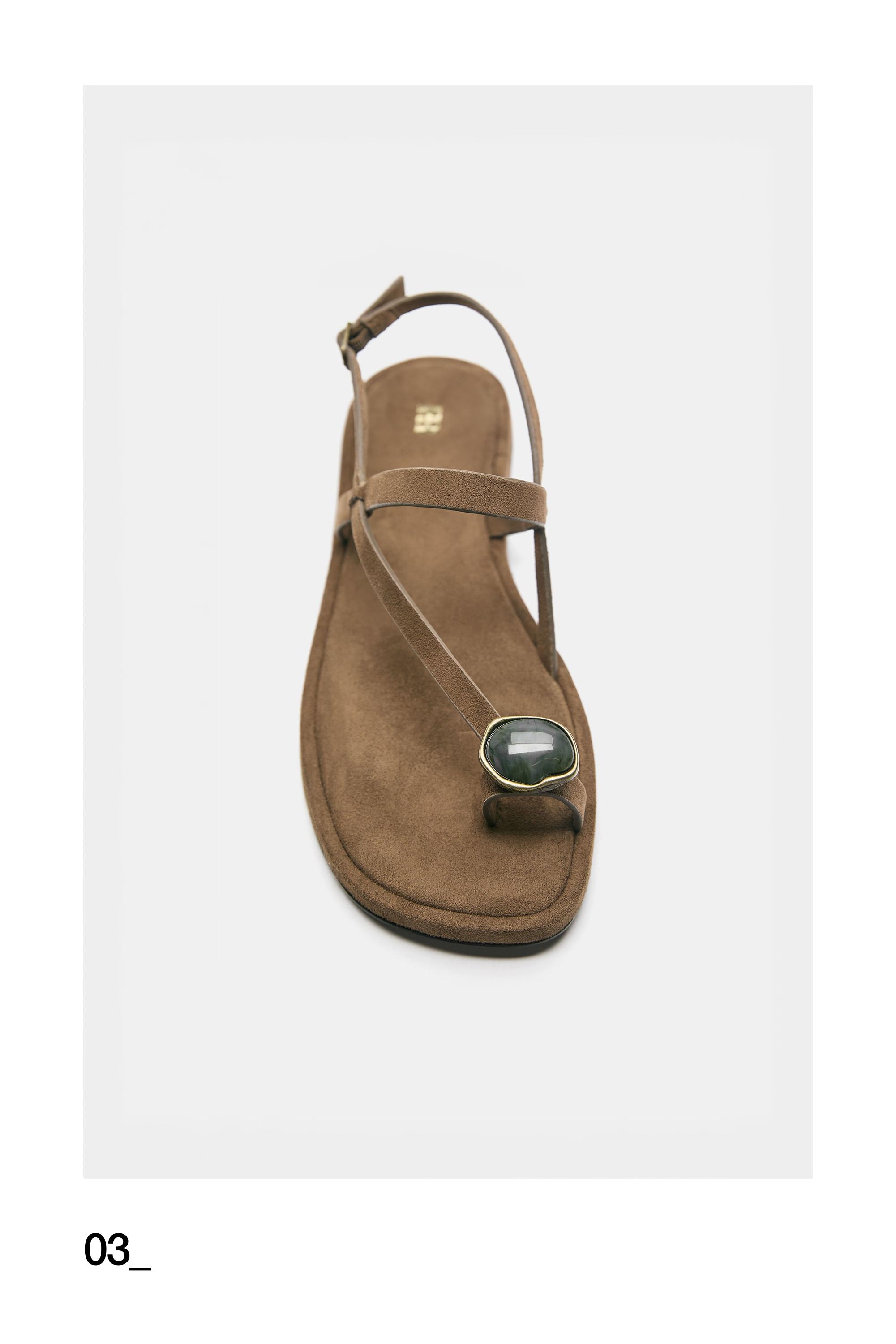 Embellished flat sandals — Brown